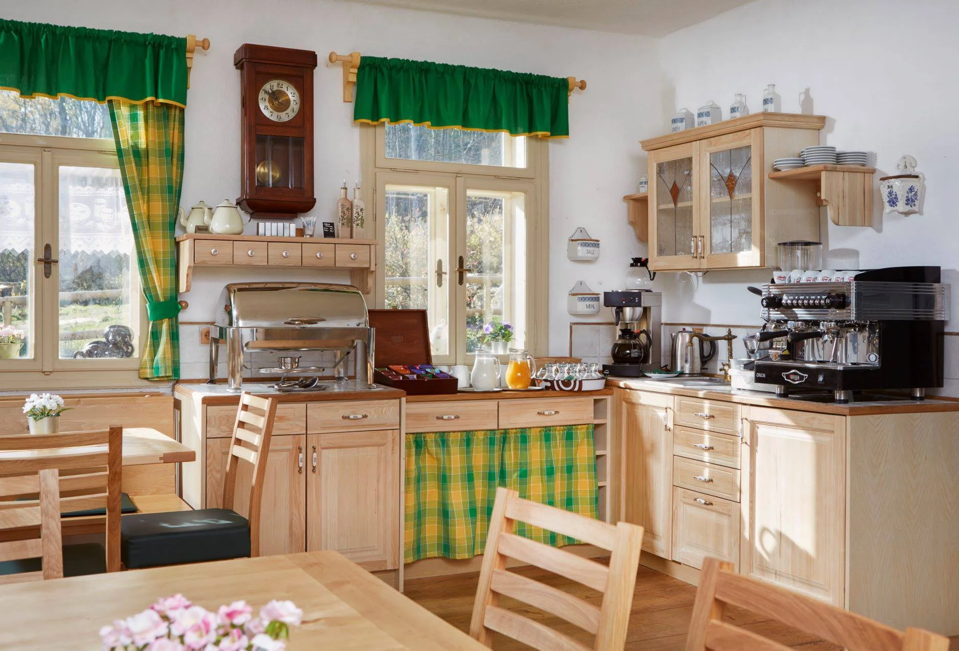 Pobyt v srdci Šumavy: krásný horský hotel se snídaní i možností wellness