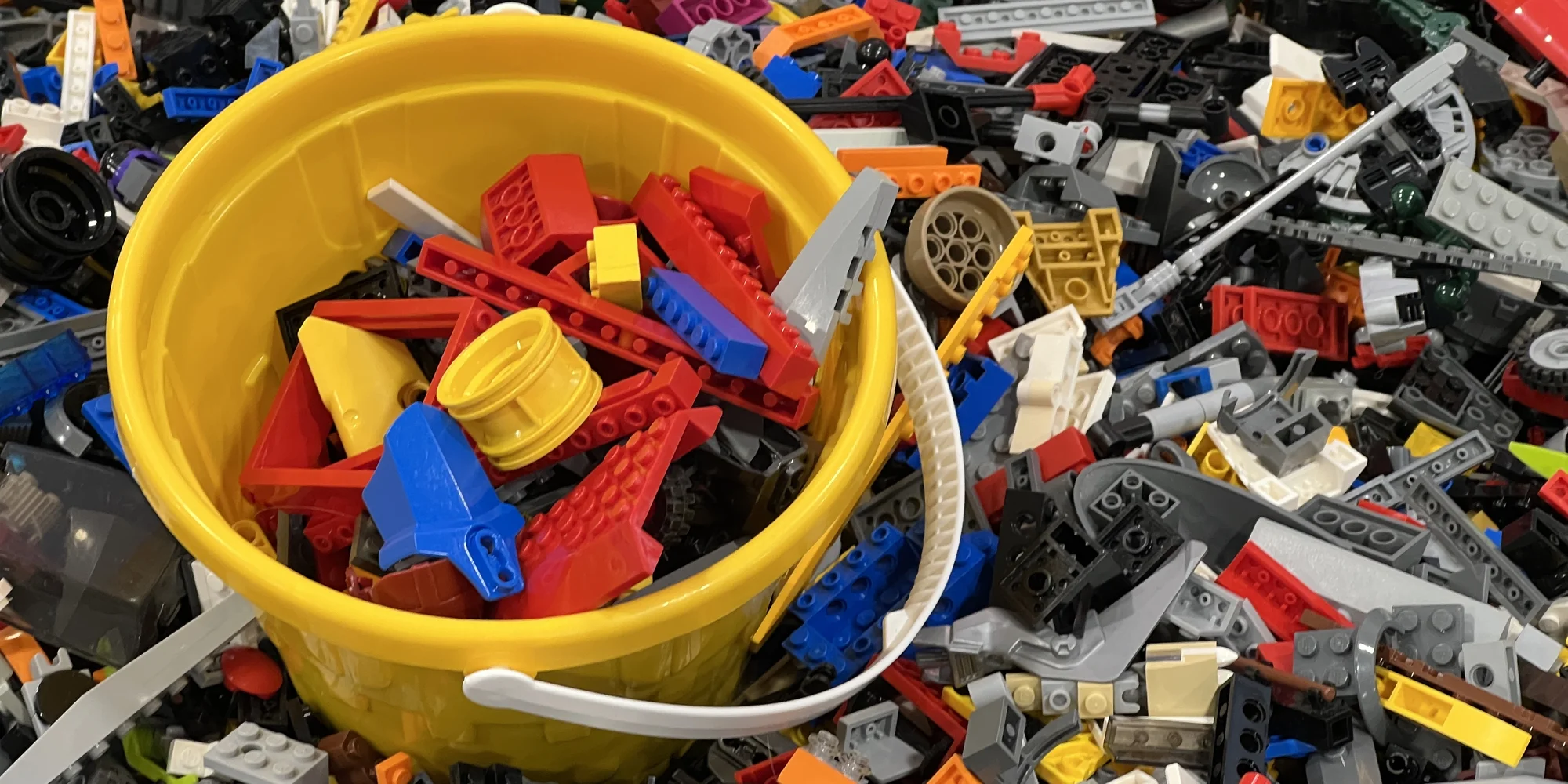 LEGO® figurky, klíčenka pro páry nebo kostky na váhu dle vlastního výběru