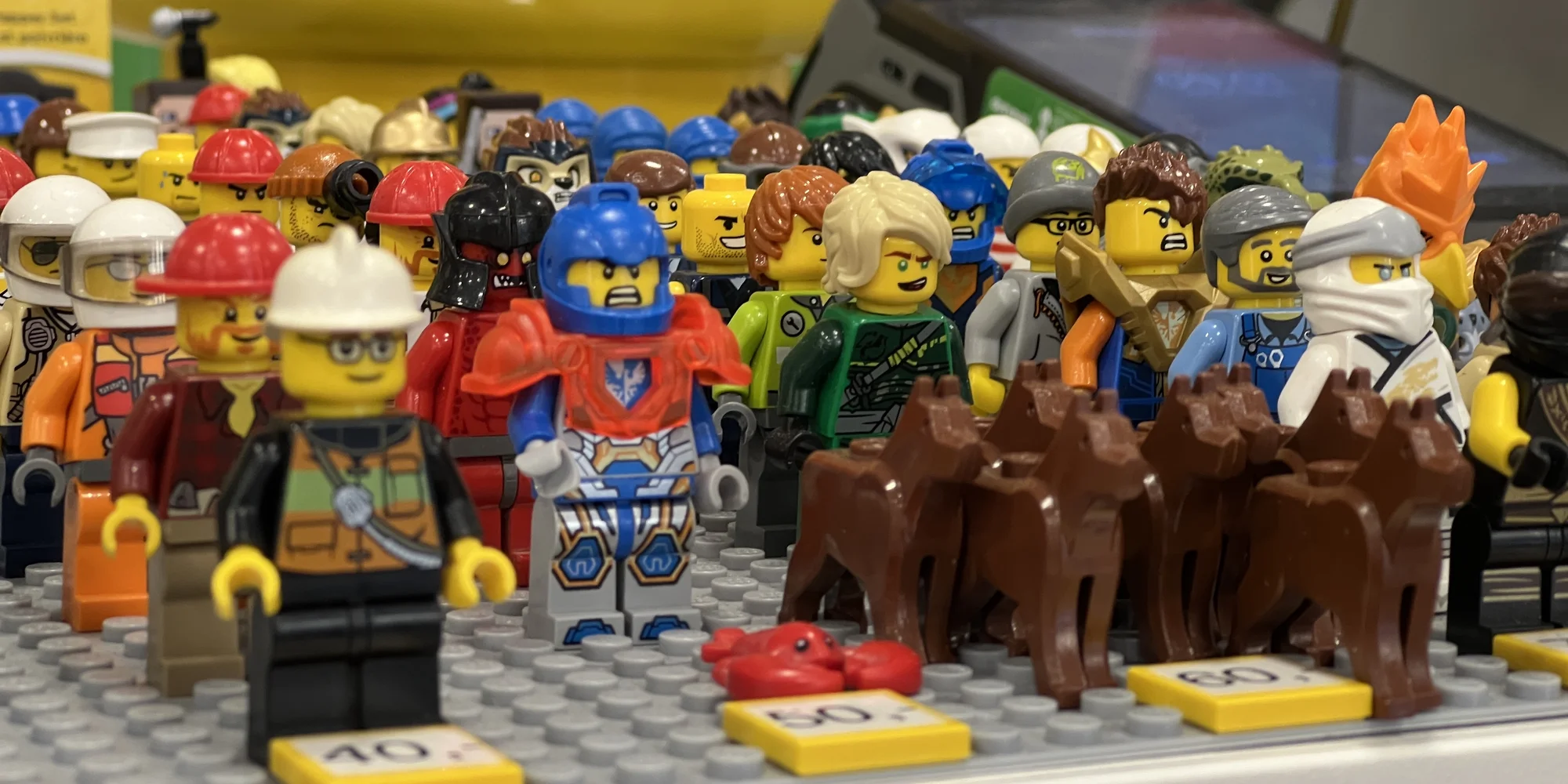 LEGO® figurky, klíčenka pro páry nebo kostky na váhu dle vlastního výběru