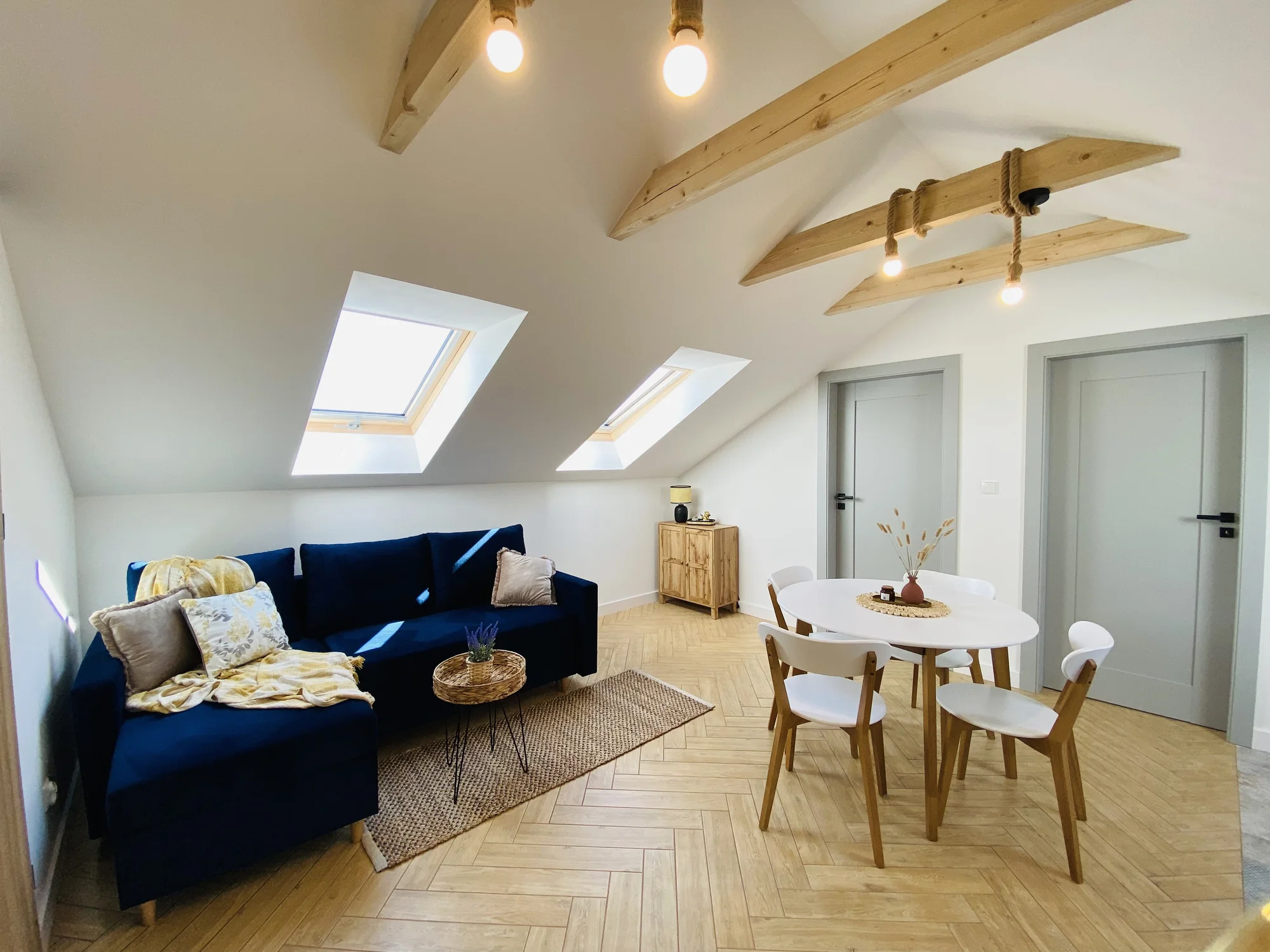 Vyhlášená pláž Leba a písečné duny: moderní apartmány pro celou rodinu, zahrada i balkon