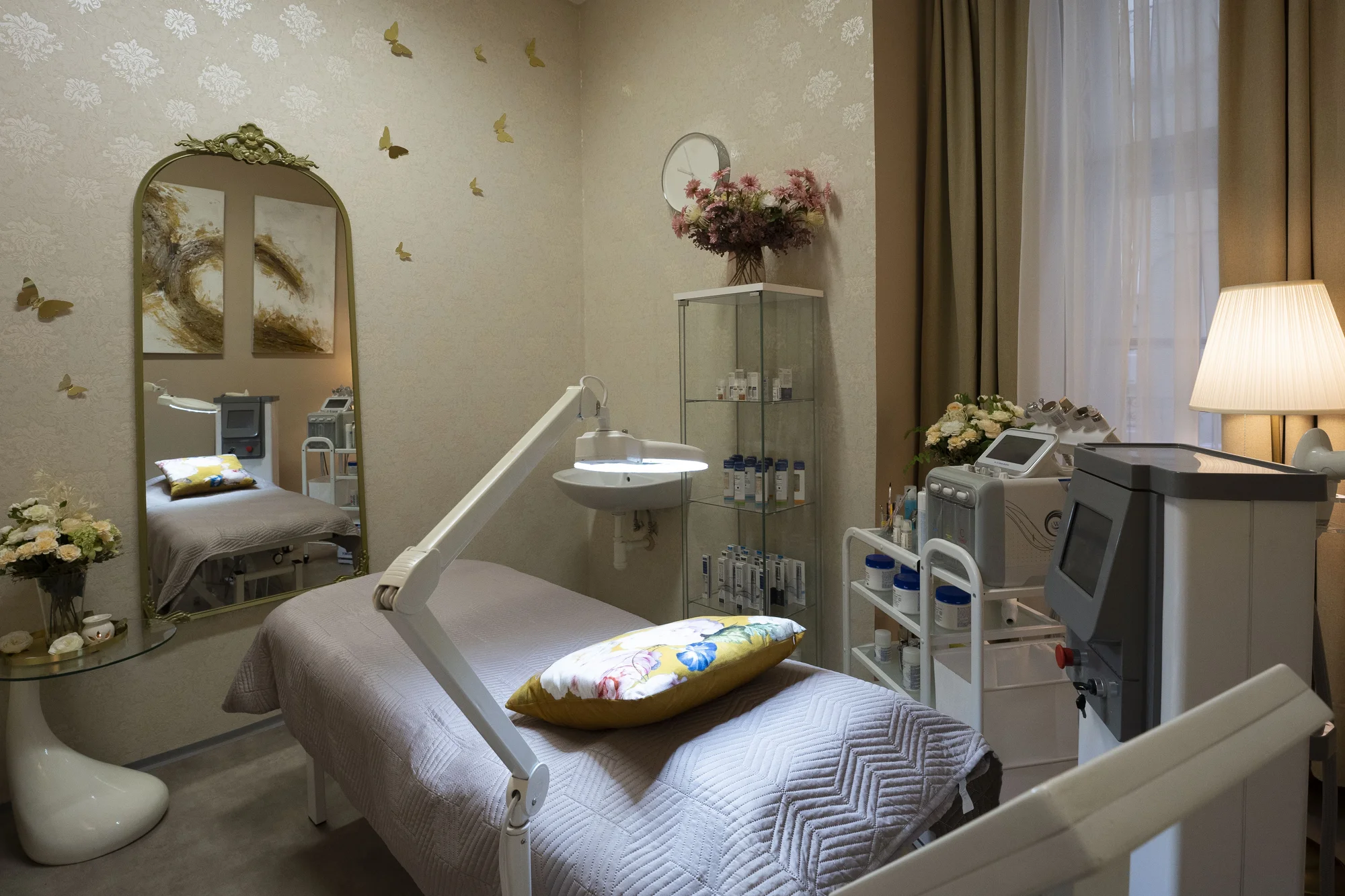 Luxusní péče pro dámy: kosmetika, regenerační masáž i přístrojová lymfodrenáž