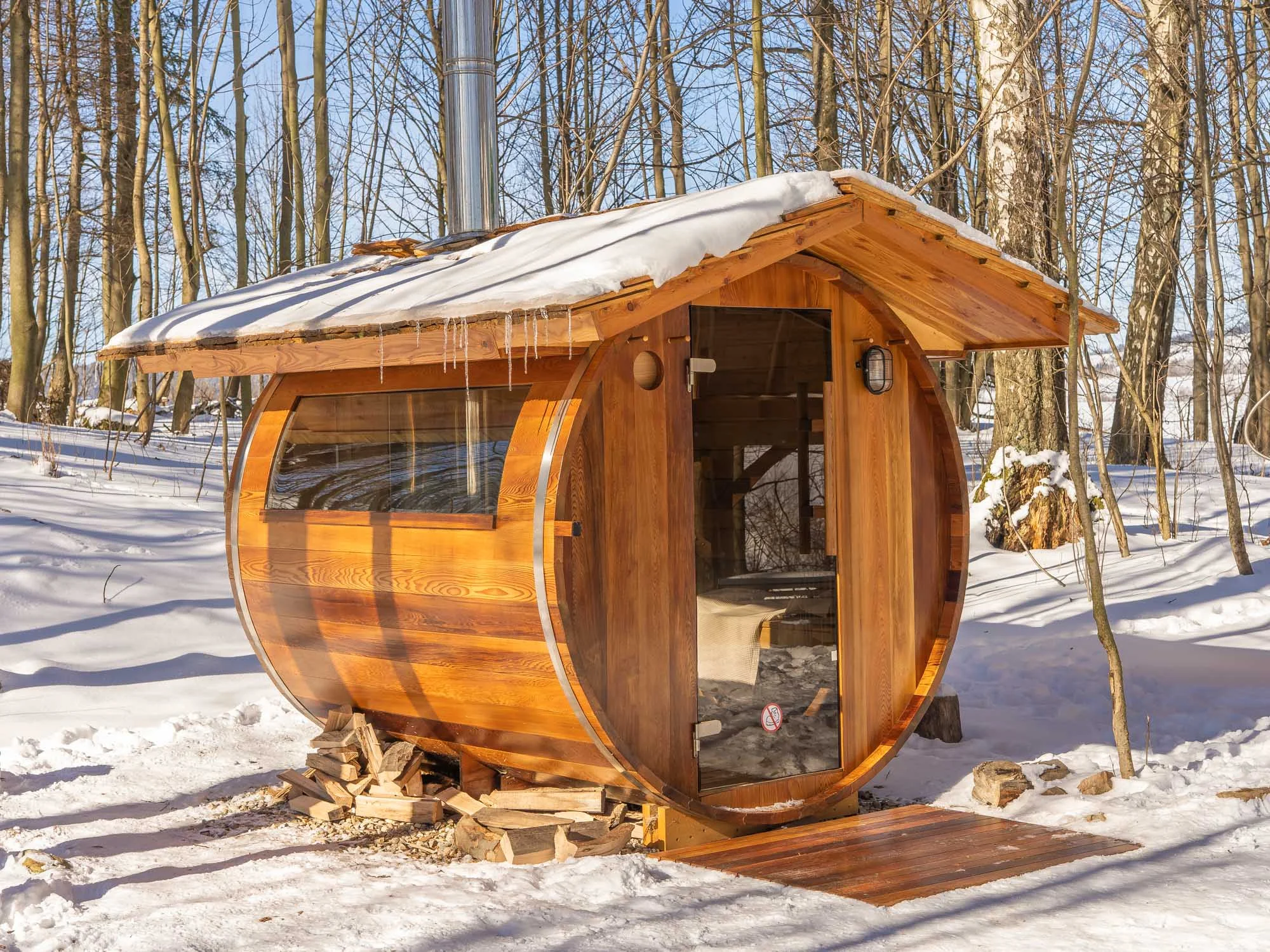 Treehouse na Dolní Moravě: privátní vířivka, finská sauna i gril až pro 4 os.