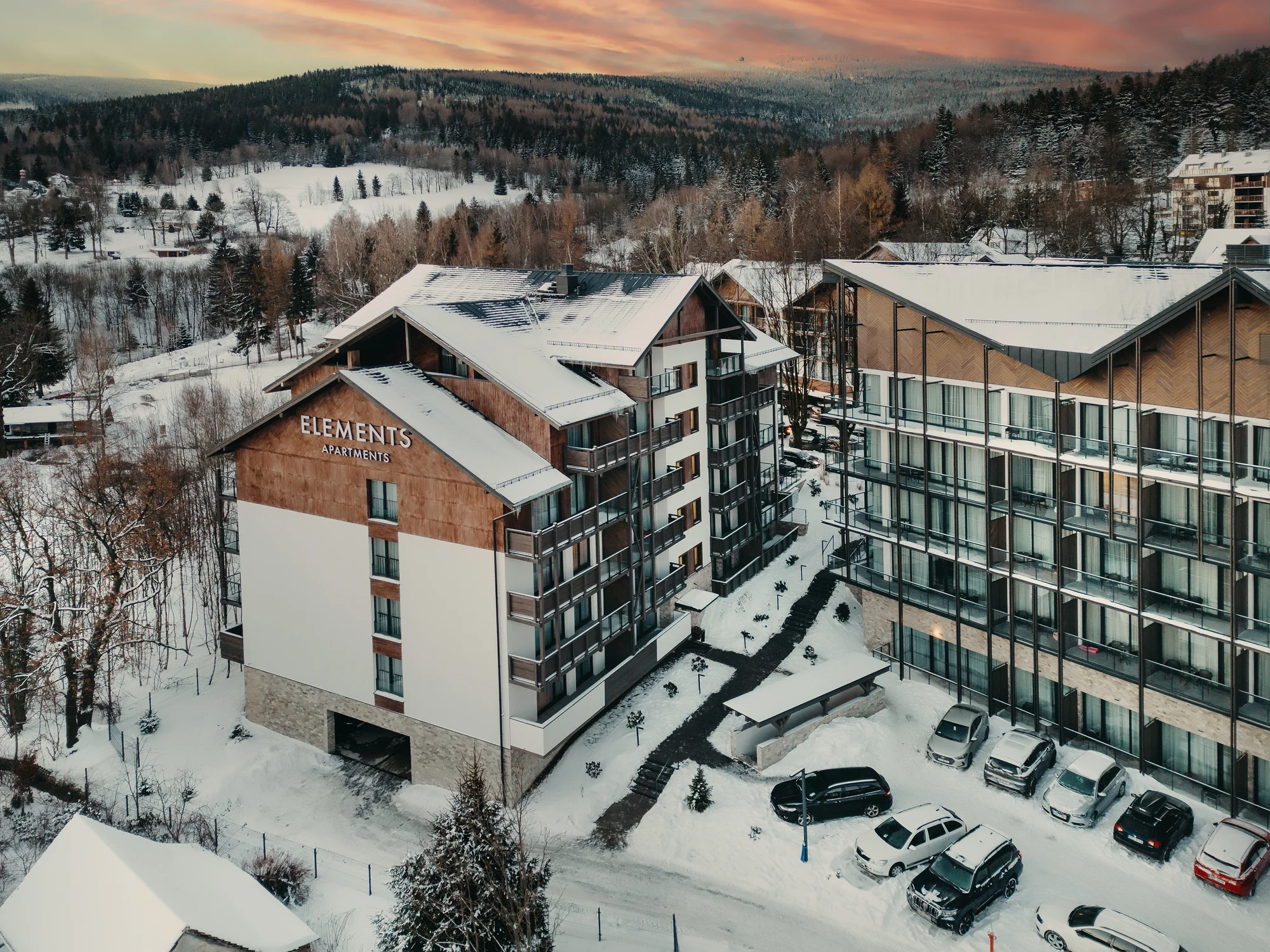 Świeradów-Zdrój: krásné apartmány, moderní wellness a snídaně nebo polopenze