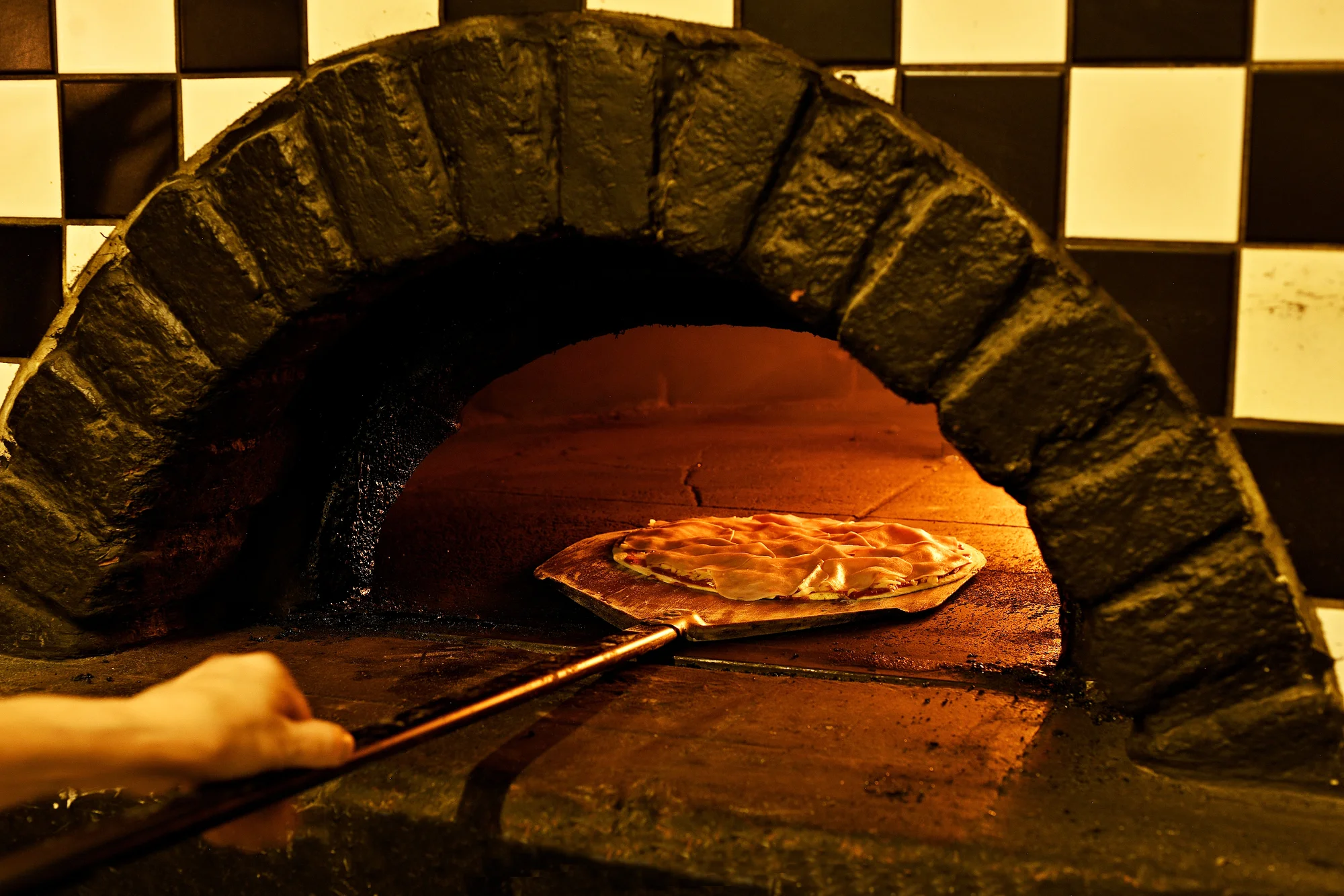 Jedna nebo dvě pizzy podle výběru ze 12 druhů v pražské Krči