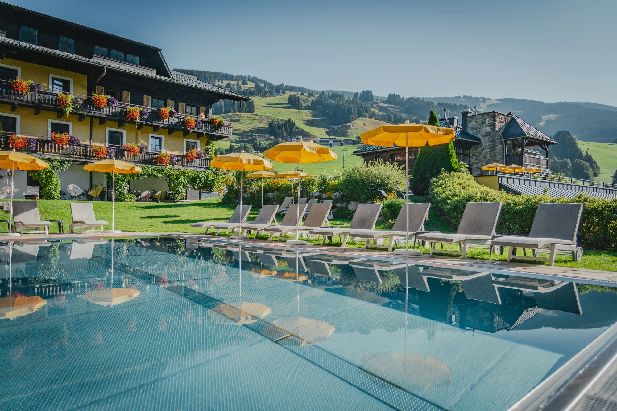 Rakouské Alpy: krásný hotel s wellness, střešní zahradou a polopenzí i karta plná slev a atrakcí zdarma