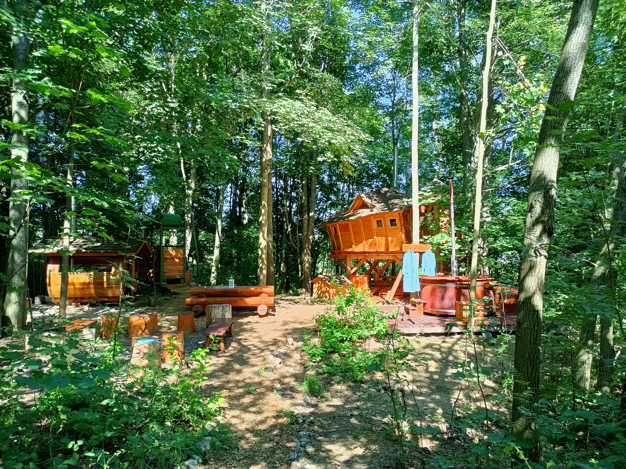Treehouse na Dolní Moravě: privátní vířivka, finská sauna i gril až pro 4 os.