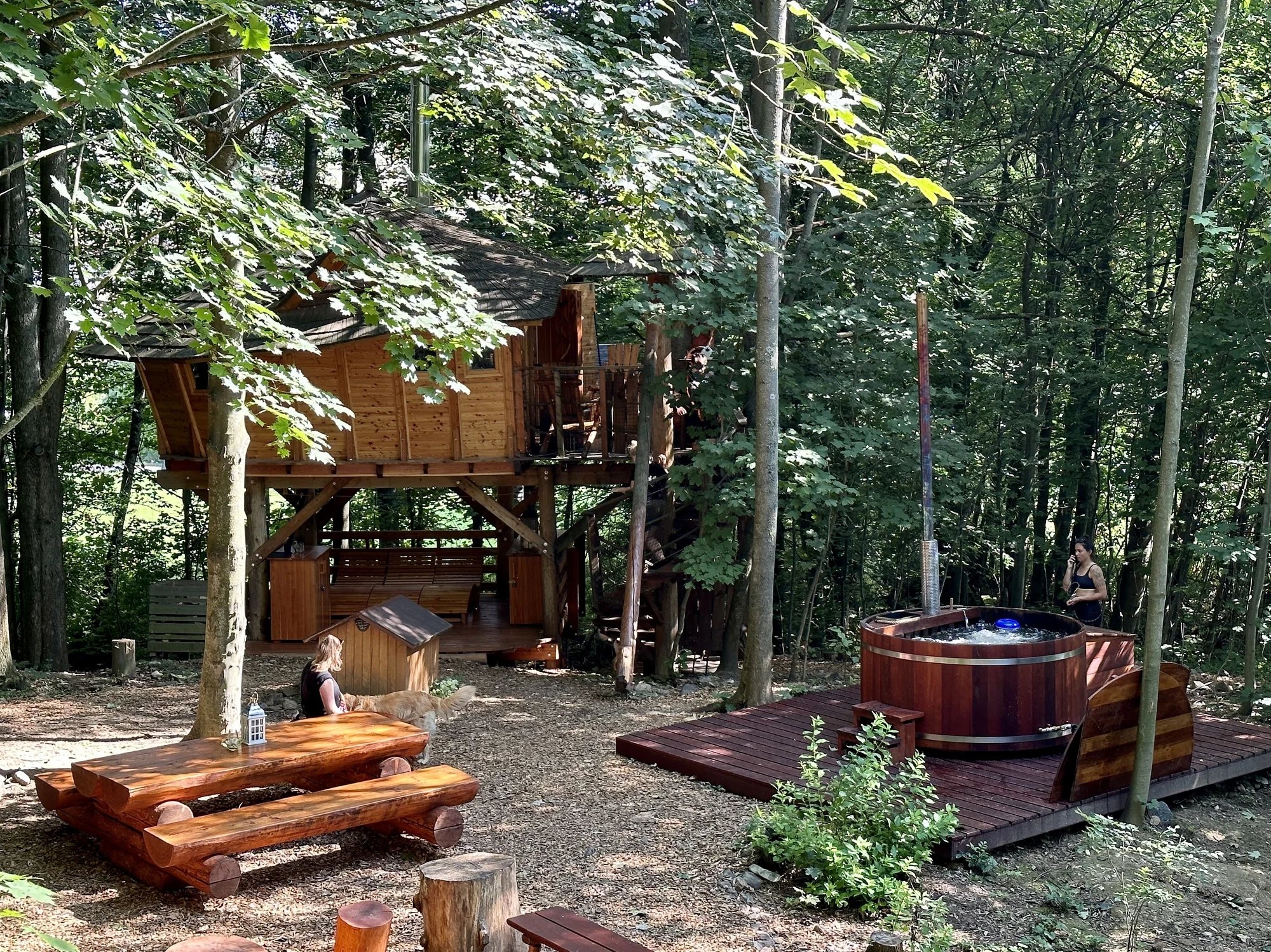 Treehouse na Dolní Moravě: privátní vířivka, finská sauna i gril až pro 4 os.
