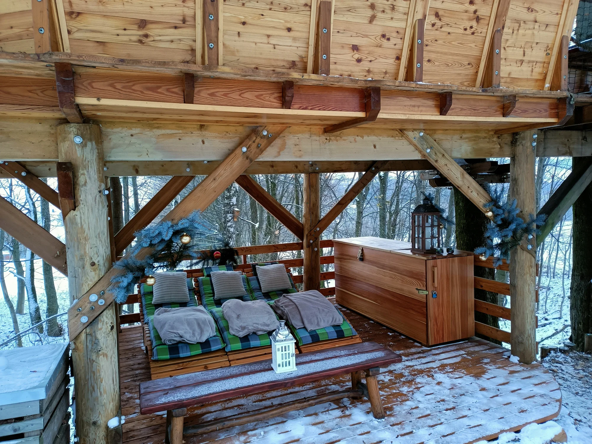 Treehouse na Dolní Moravě: privátní vířivka, finská sauna i gril až pro 4 os.