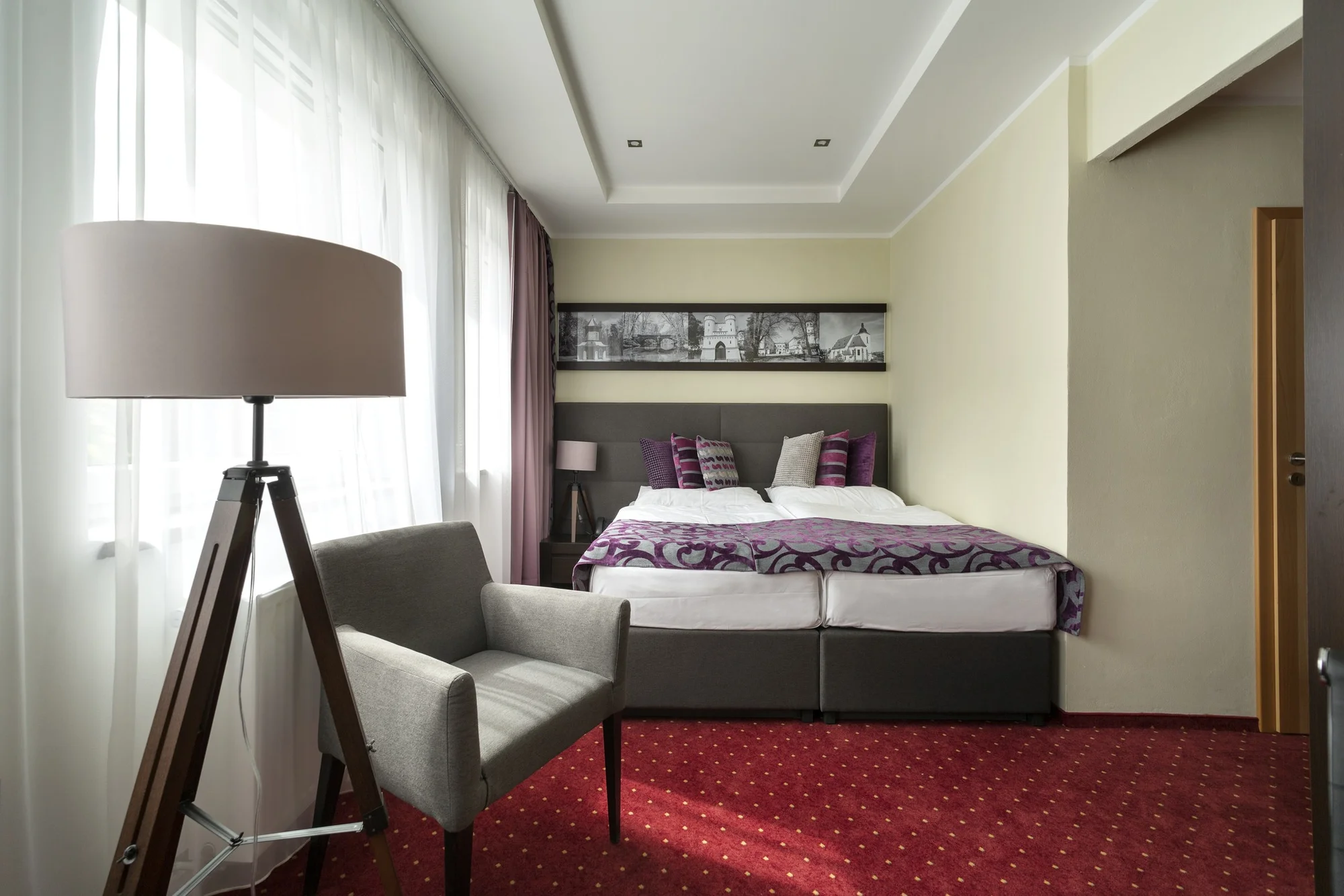 Hotel v bývalé továrně ve Vlašimi: snídaně, polopenze a bowling či wellness