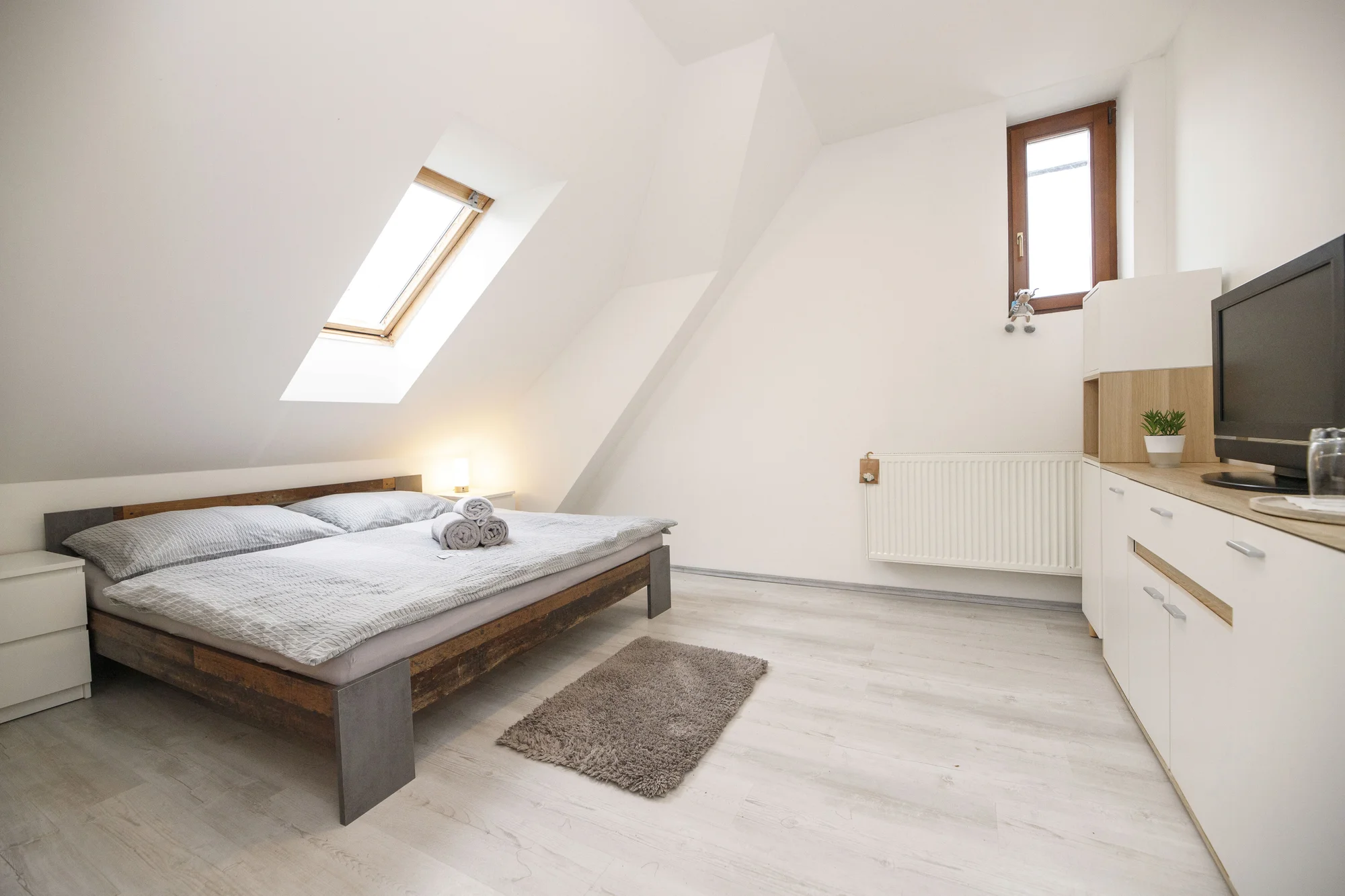 Příjemný penzion nedaleko Karlštejna se snídaní, saunou a koňmi