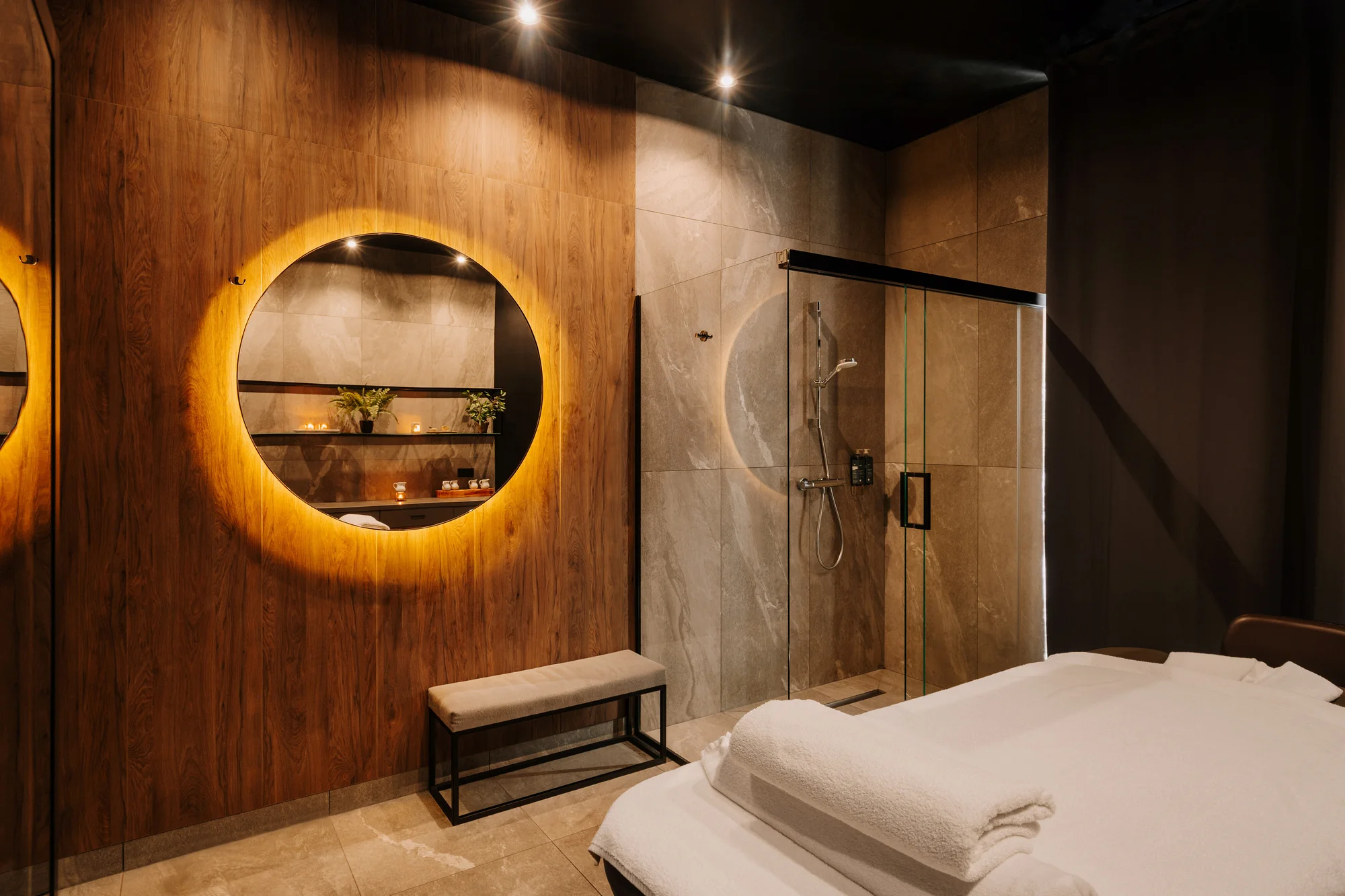 Dovolená u Baltu pro páry i rodiny: moderní resort s wellness, bazénem a jídlem, 5 min. od pláže