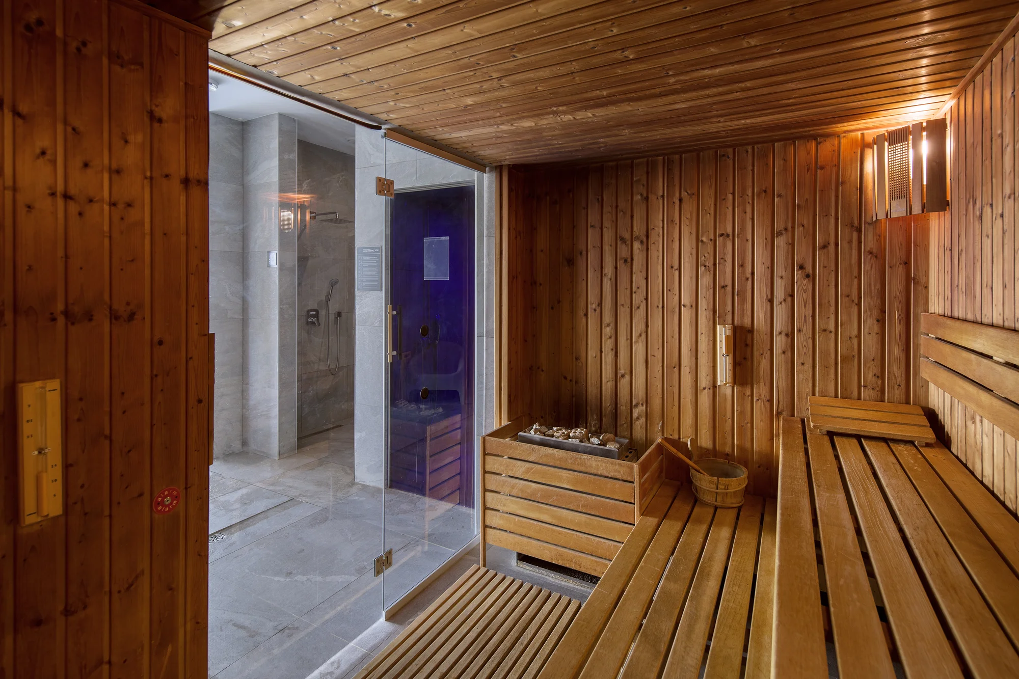 Dovolená u Baltu pro páry i rodiny: moderní resort s wellness, bazénem a jídlem, 5 min. od pláže