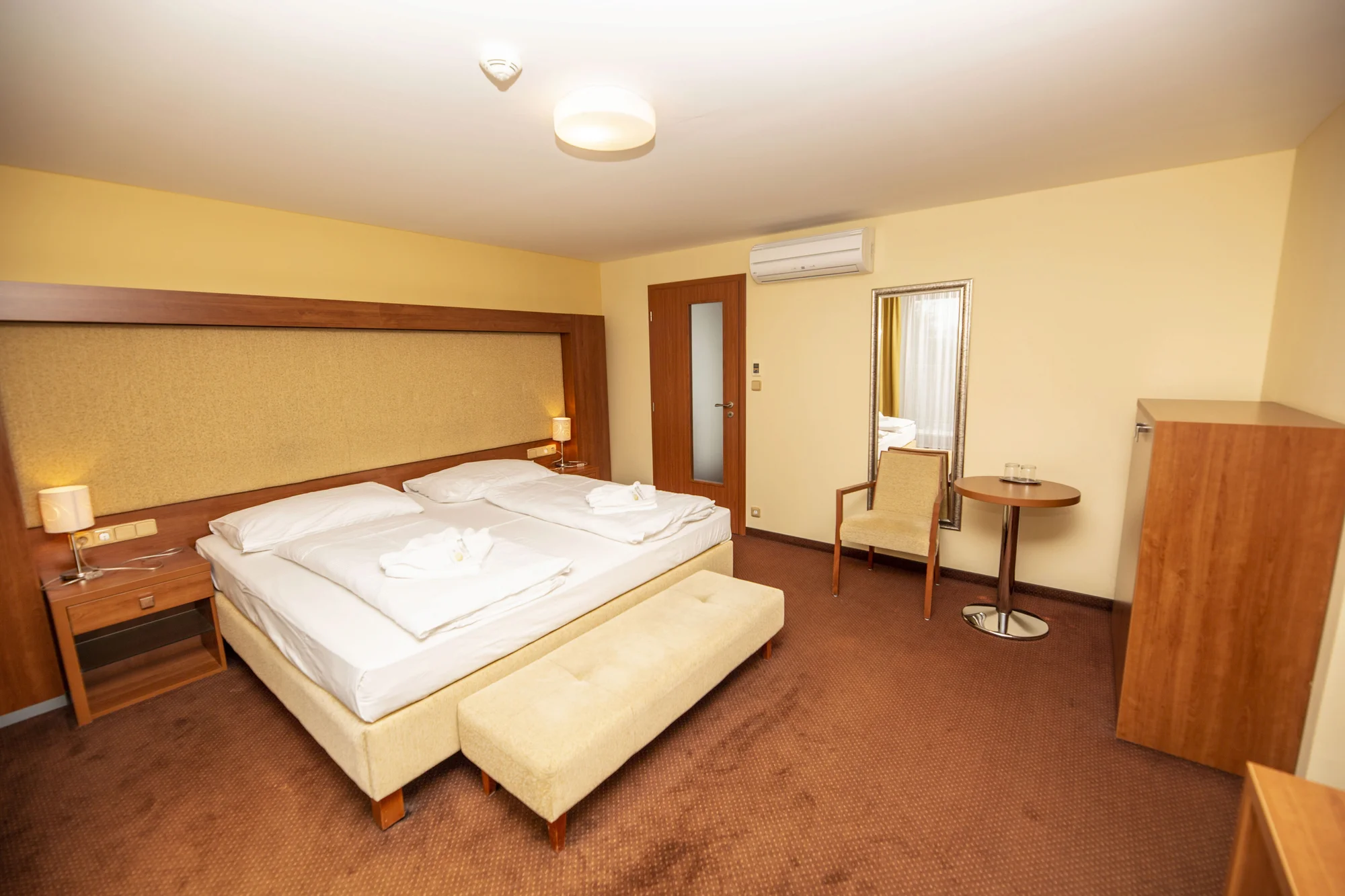 4* pobyt v Rožnově: snídaně či polopenze, neomezeně wellness a bazén i procedury