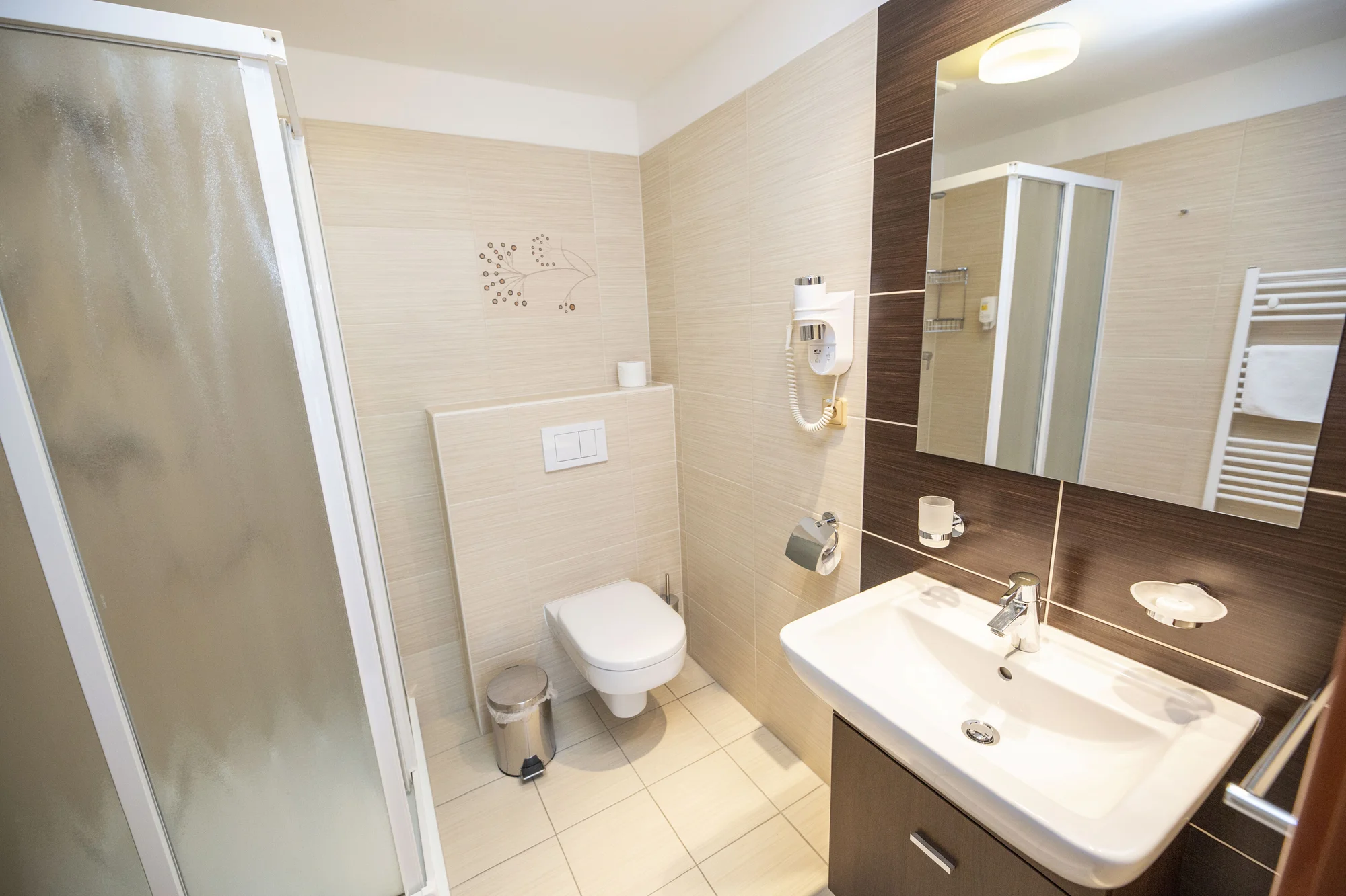 4* pobyt v Rožnově: snídaně či polopenze, neomezeně wellness a bazén i procedury