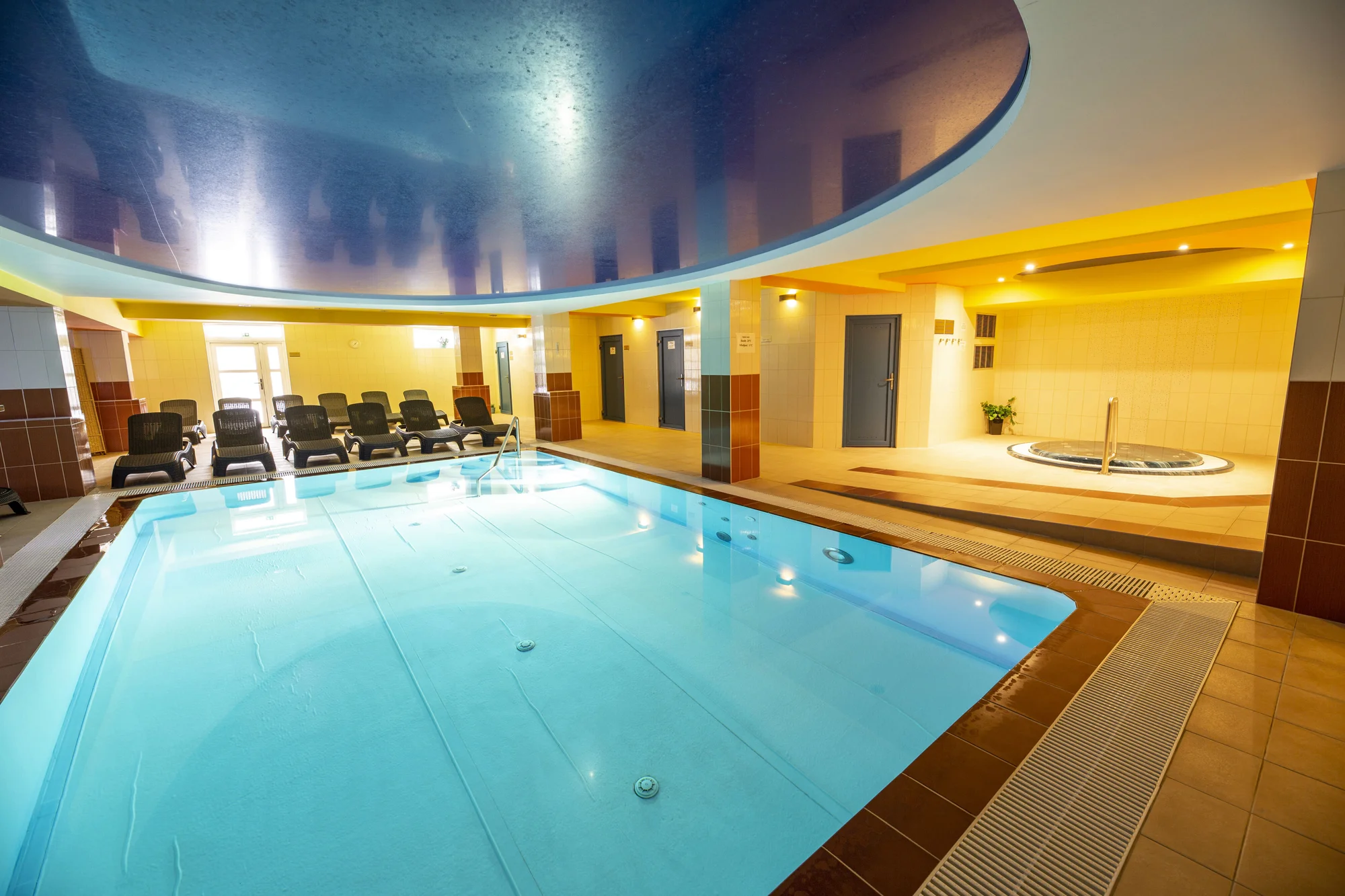 4* pobyt v Rožnově: snídaně či polopenze, neomezeně wellness a bazén i procedury