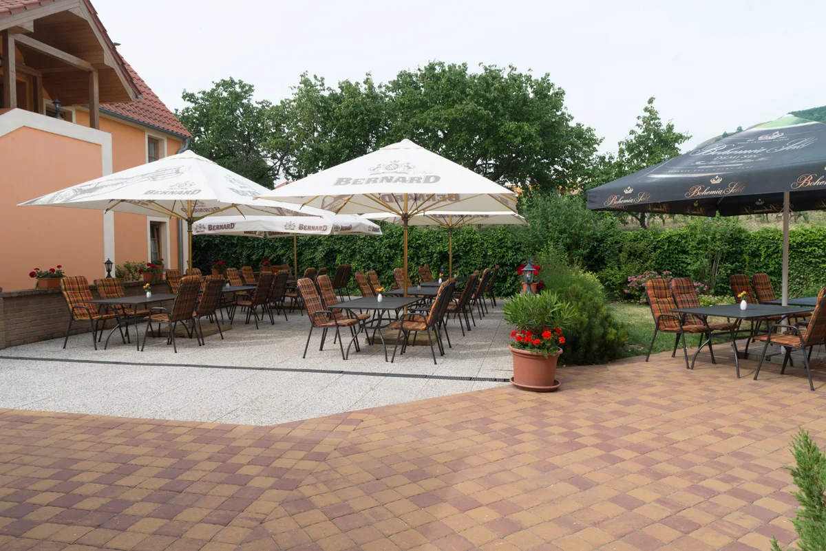 Dovolená ve vinařské obci Pavlov na Pálavě: hotel se snídaní, k pobytu od 2 nocí lahev vína