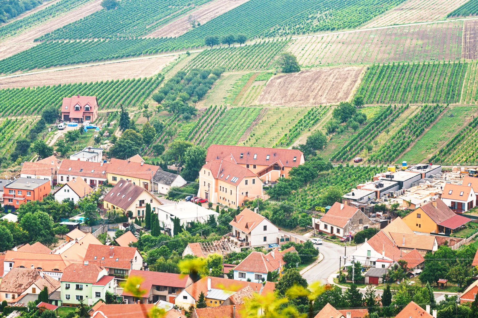 Dovolená ve vinařské obci Pavlov na Pálavě: hotel se snídaní, k pobytu od 2 nocí lahev vína