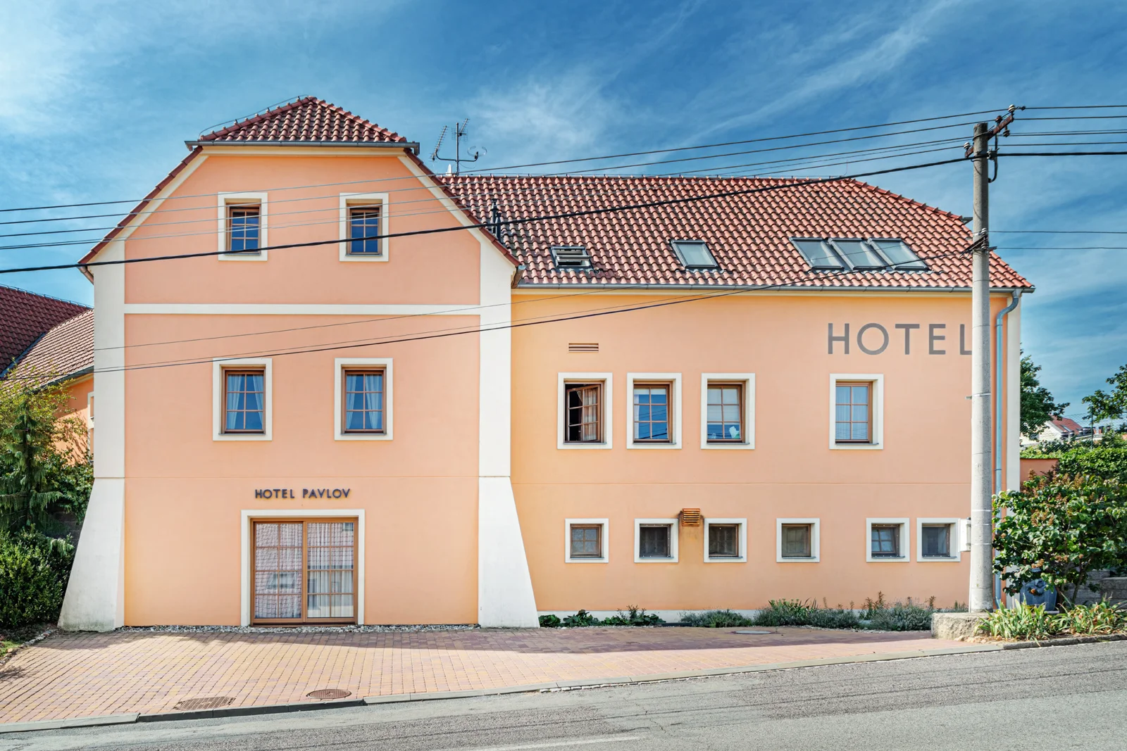 Dovolená ve vinařské obci Pavlov na Pálavě: hotel se snídaní, k pobytu od 2 nocí lahev vína