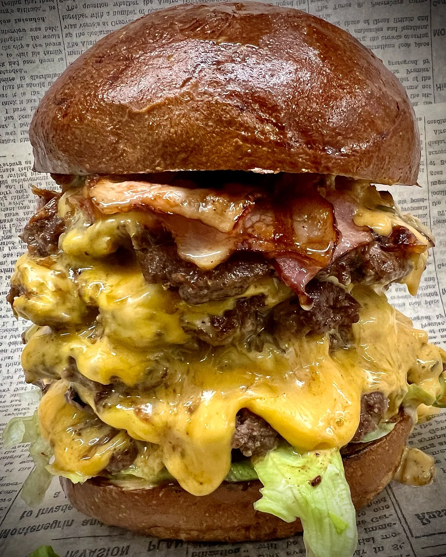 Burgery, smažák nebo loaded fries s masem: pro 1 nebo až 4 lidi, a to včetně drinků