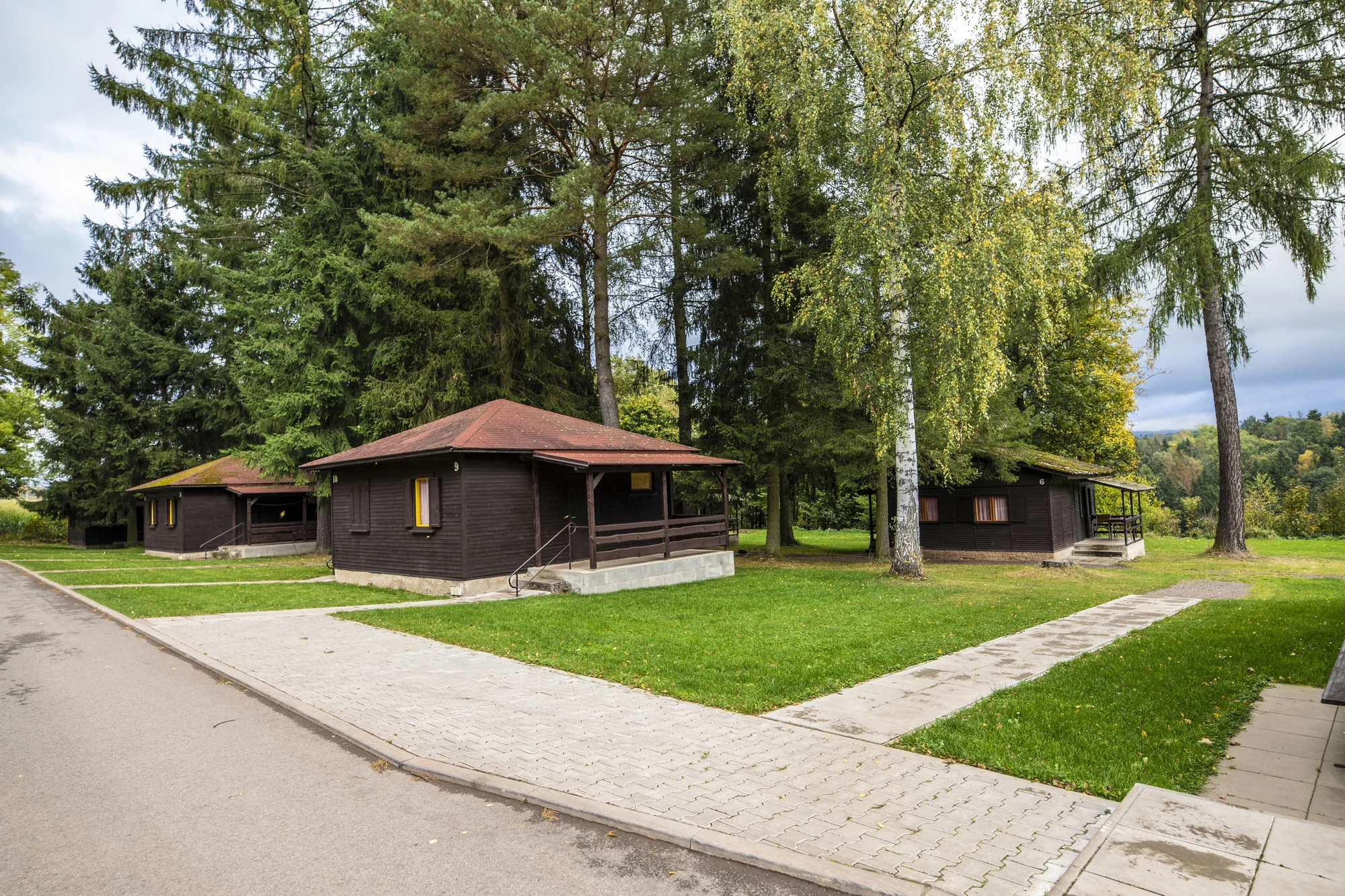 Krásy Adršpachu: dovolená v chatkách nebo bungalovech s příslušenstvím až pro 6 osob s polopenzí