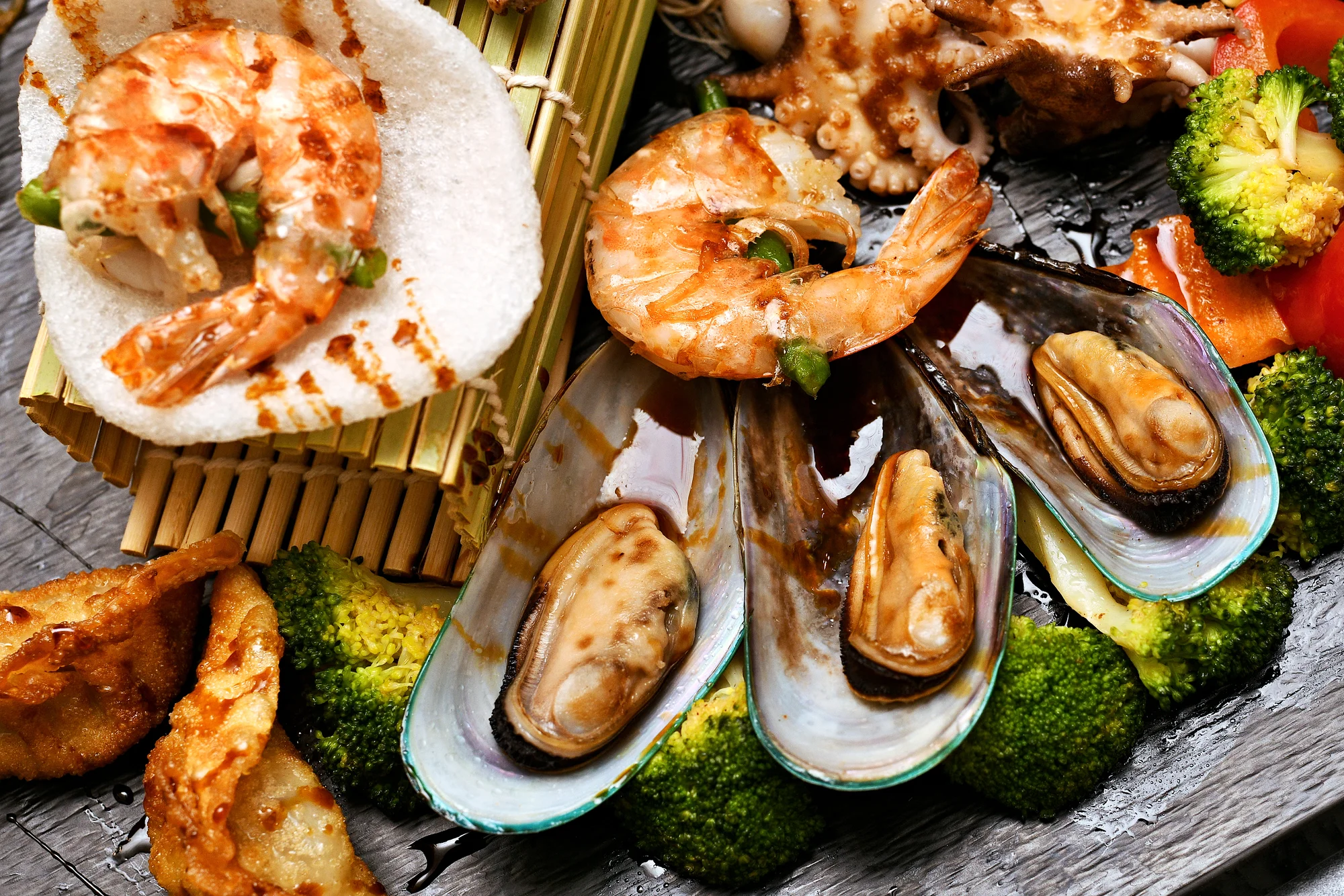 Asijská menu pro dva: sushi, krevety a steak s proseccem nebo zamilovaný sushi set