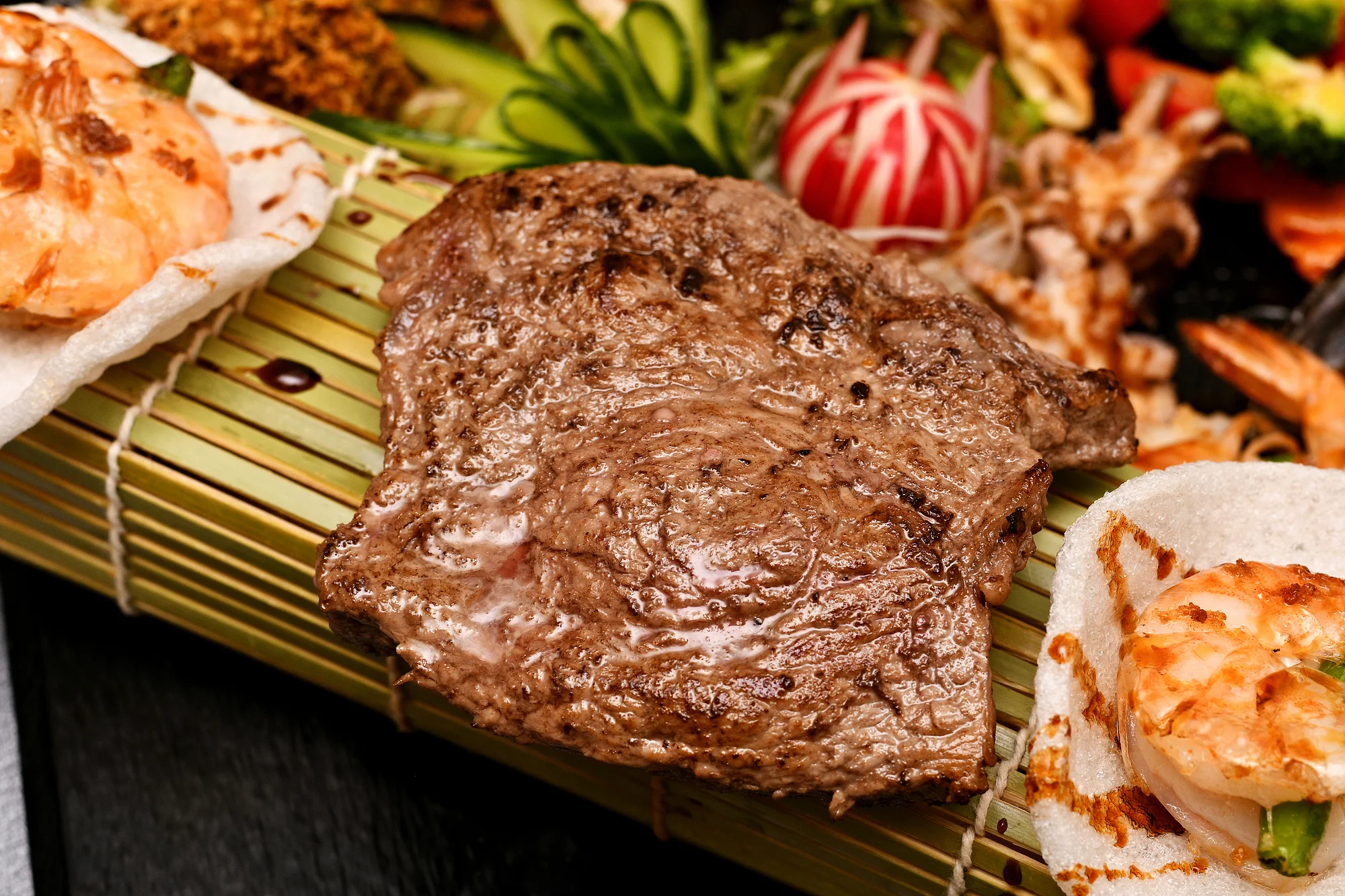 Asijská menu pro dva: sushi, krevety a steak s proseccem nebo zamilovaný sushi set