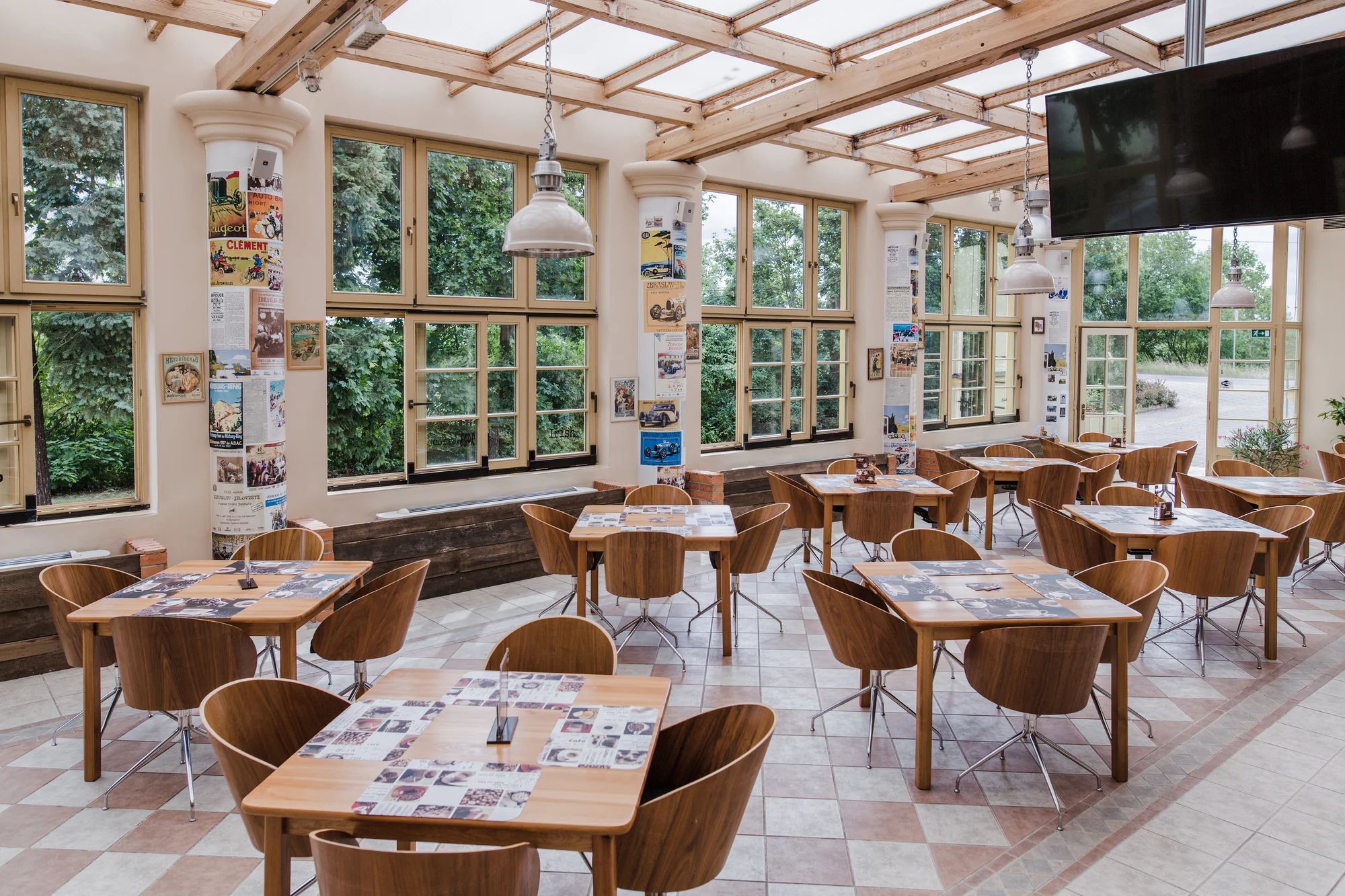 Romantický hotel na okraji Prahy: pobyt se snídaní či polopenzí, možnost privátní sauny a vířivky