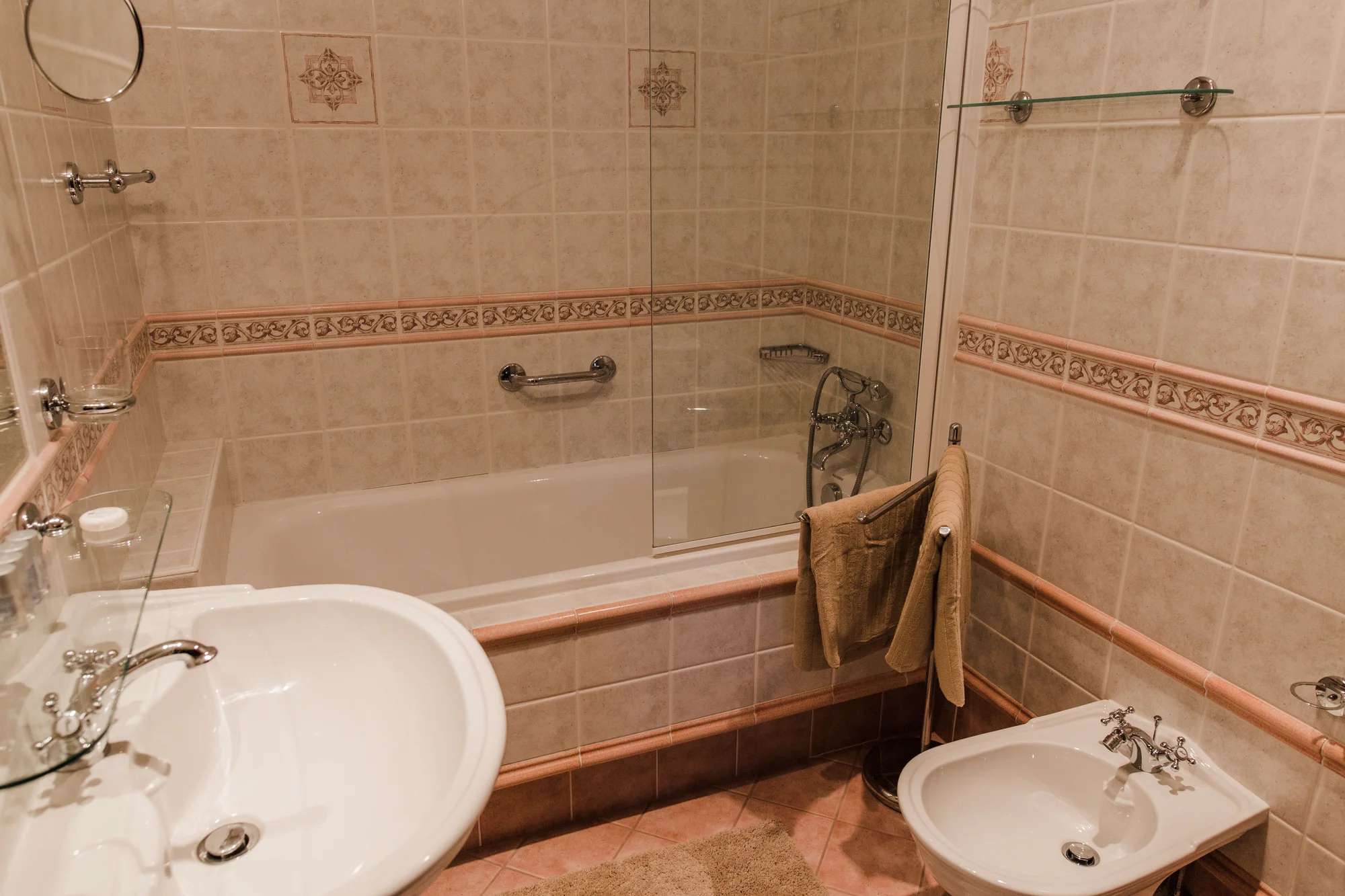 Romantický hotel na okraji Prahy: pobyt se snídaní či polopenzí, možnost privátní sauny a vířivky