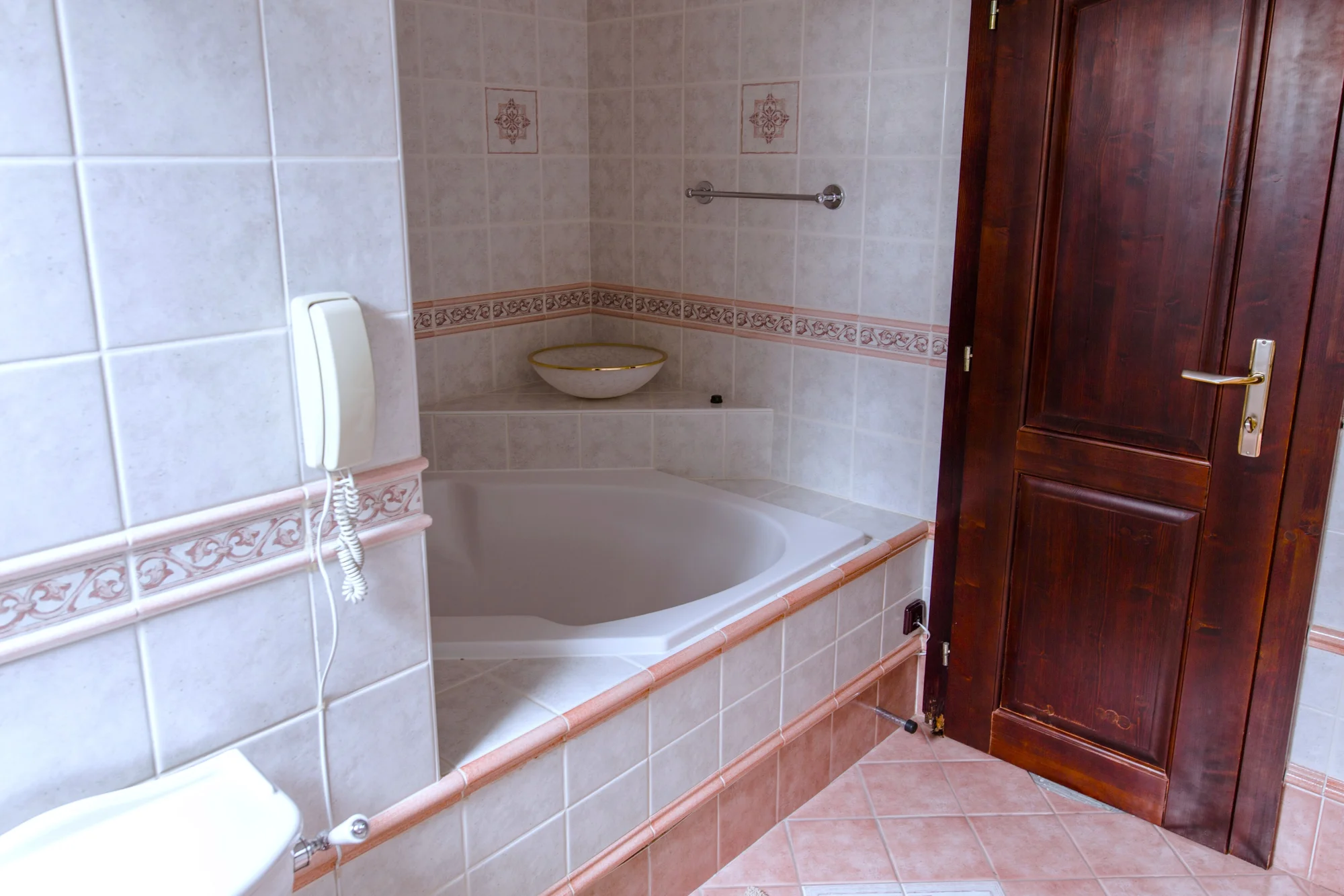Romantický hotel na okraji Prahy: pobyt se snídaní či polopenzí, možnost privátní sauny a vířivky