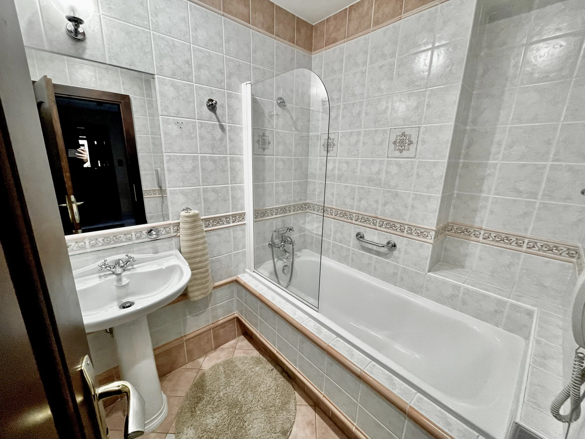 Romantický hotel na okraji Prahy: pobyt se snídaní či polopenzí, možnost privátní sauny a vířivky