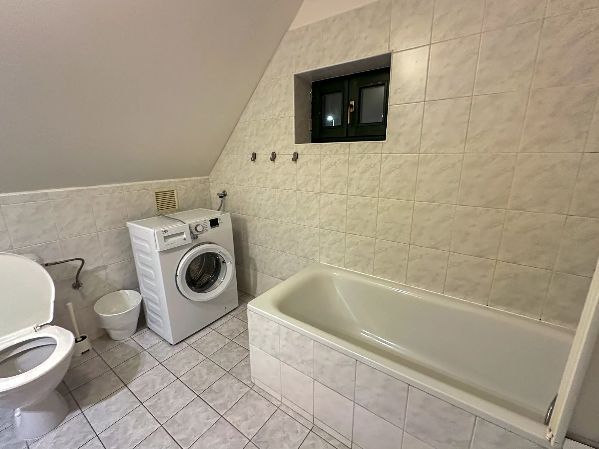 Chaty v Čisté v Krkonoších až pro 8 osob: sjezdovky, výlety a v létě bazén