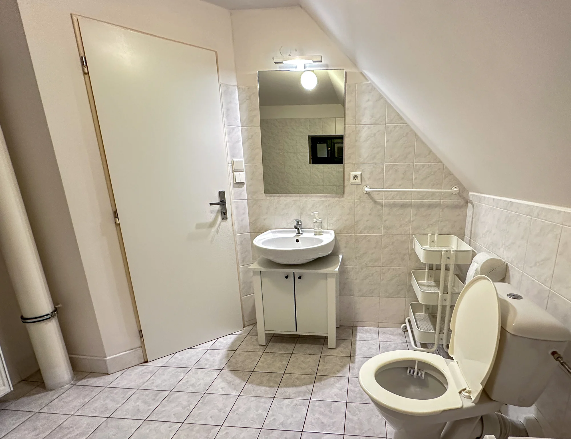 Chaty v Čisté v Krkonoších až pro 8 osob: sjezdovky, výlety a v létě bazén