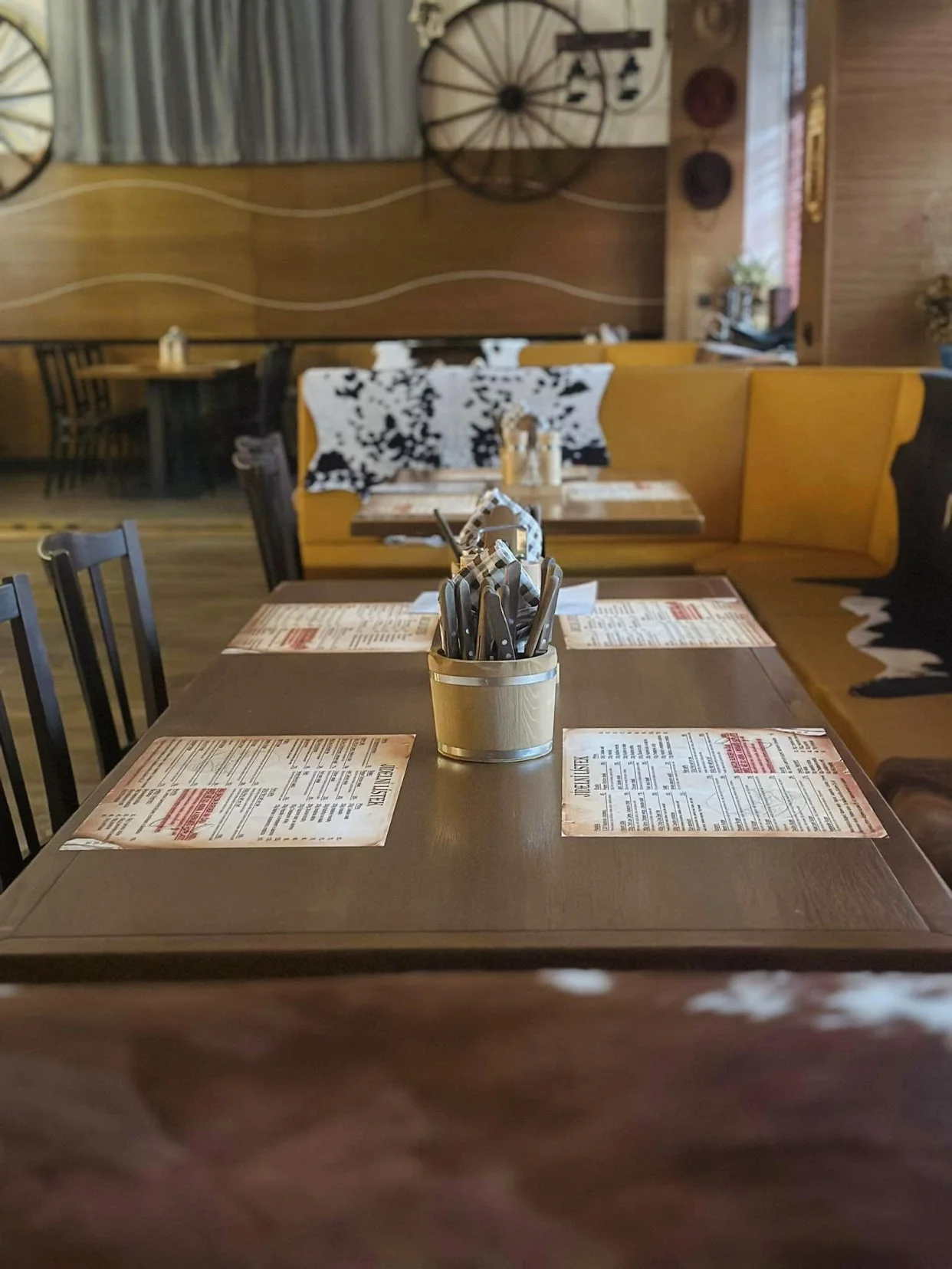 Otevřený voucher do kovbojské restaurace v Chrudimi: 500 či 1500 Kč na steaky, burgery i párty talíře