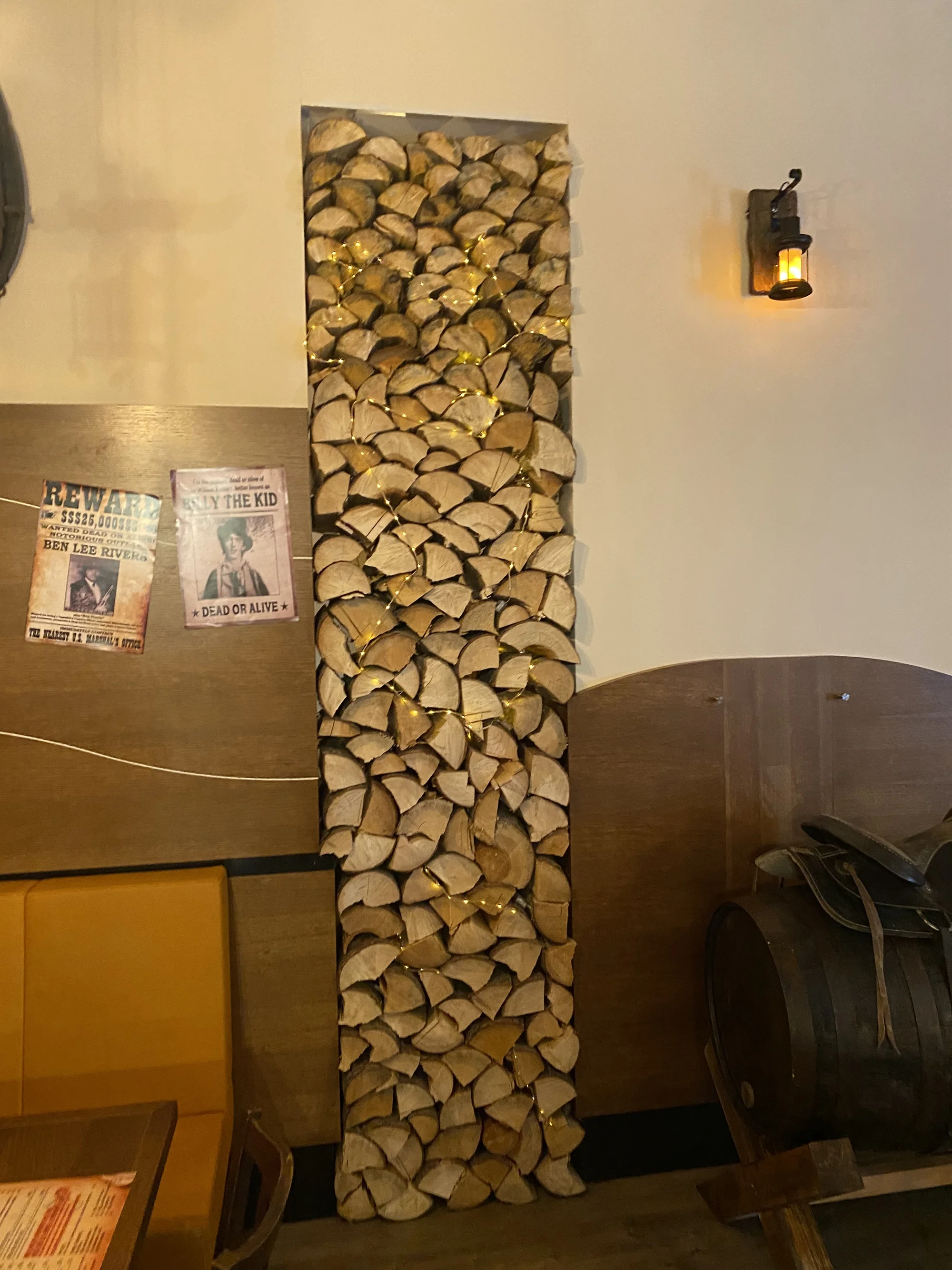 Otevřený voucher do kovbojské restaurace v Chrudimi: 500 či 1500 Kč na steaky, burgery i párty talíře