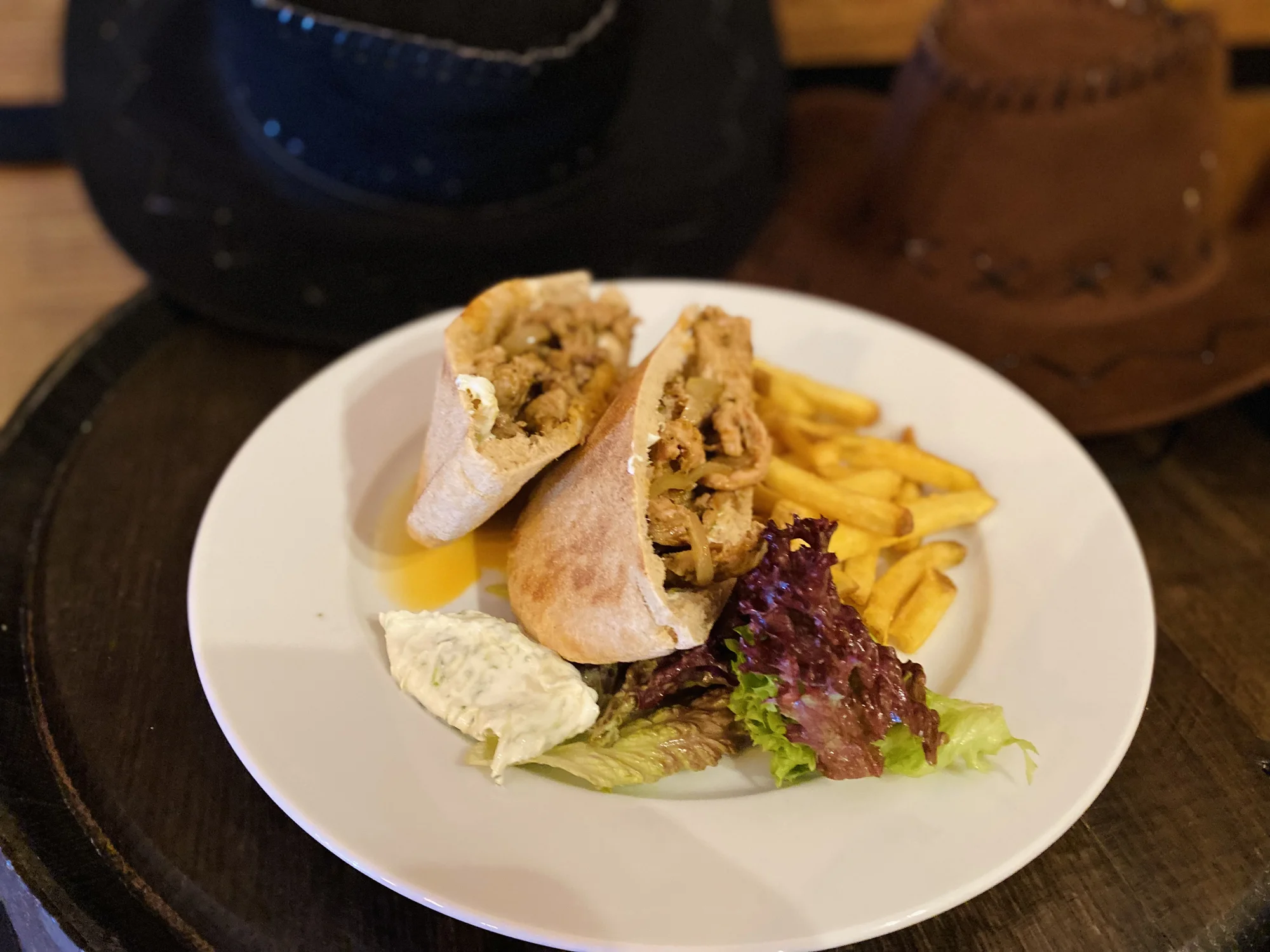 Otevřený voucher do kovbojské restaurace v Chrudimi: 500 či 1500 Kč na steaky, burgery i párty talíře