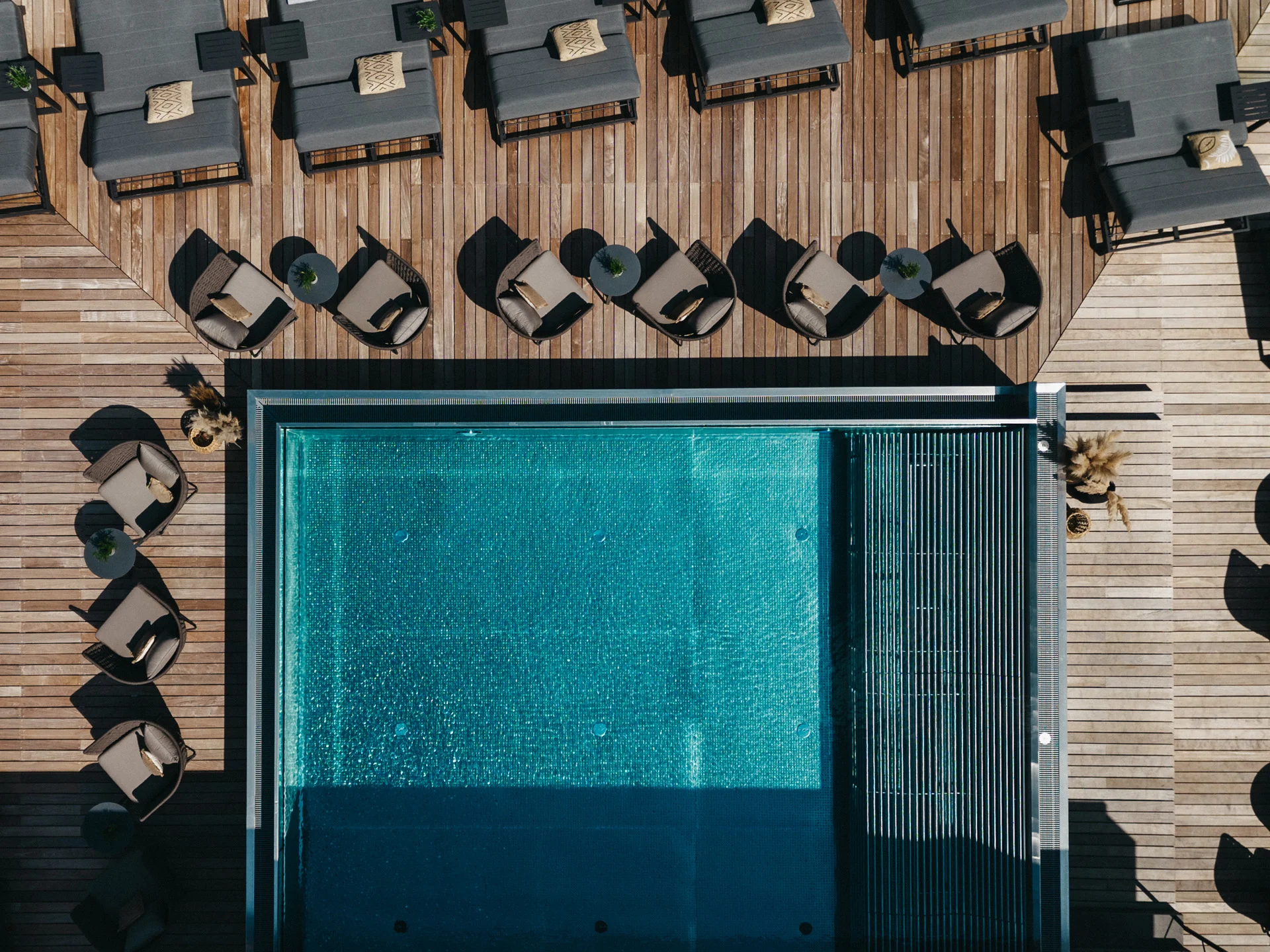 Krásný hotel ve Schladmingu: wellness a střešní bazén, polopenze plus a sommercard s lanovkami zdarma