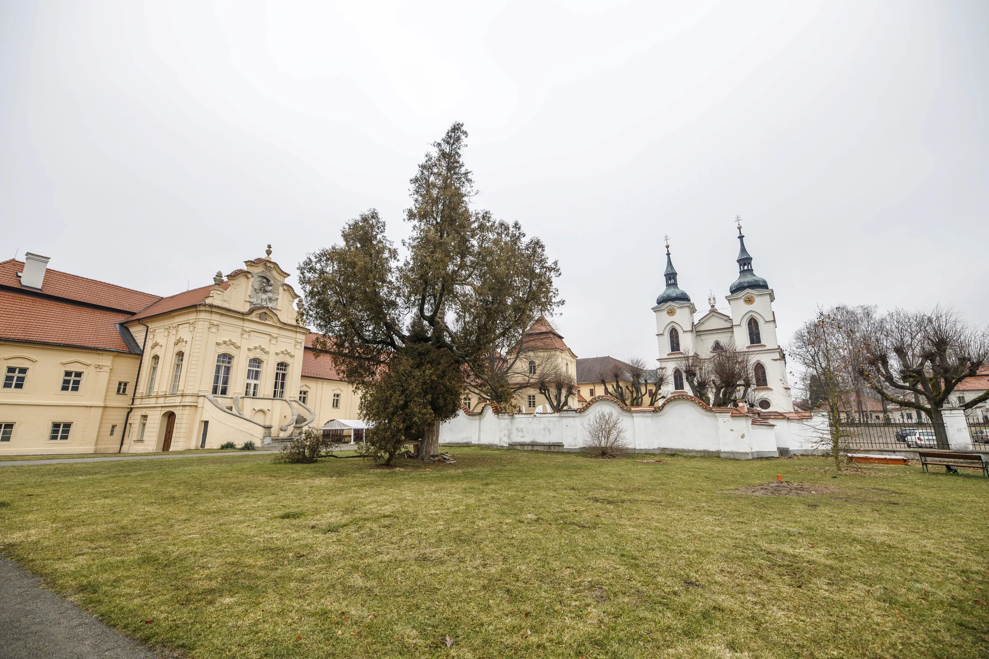 Pobyt v areálu kláštera Želiv: jídlo, wellness a prohlídka pivovaru, kláštera i kostela od J. B. Santiniho