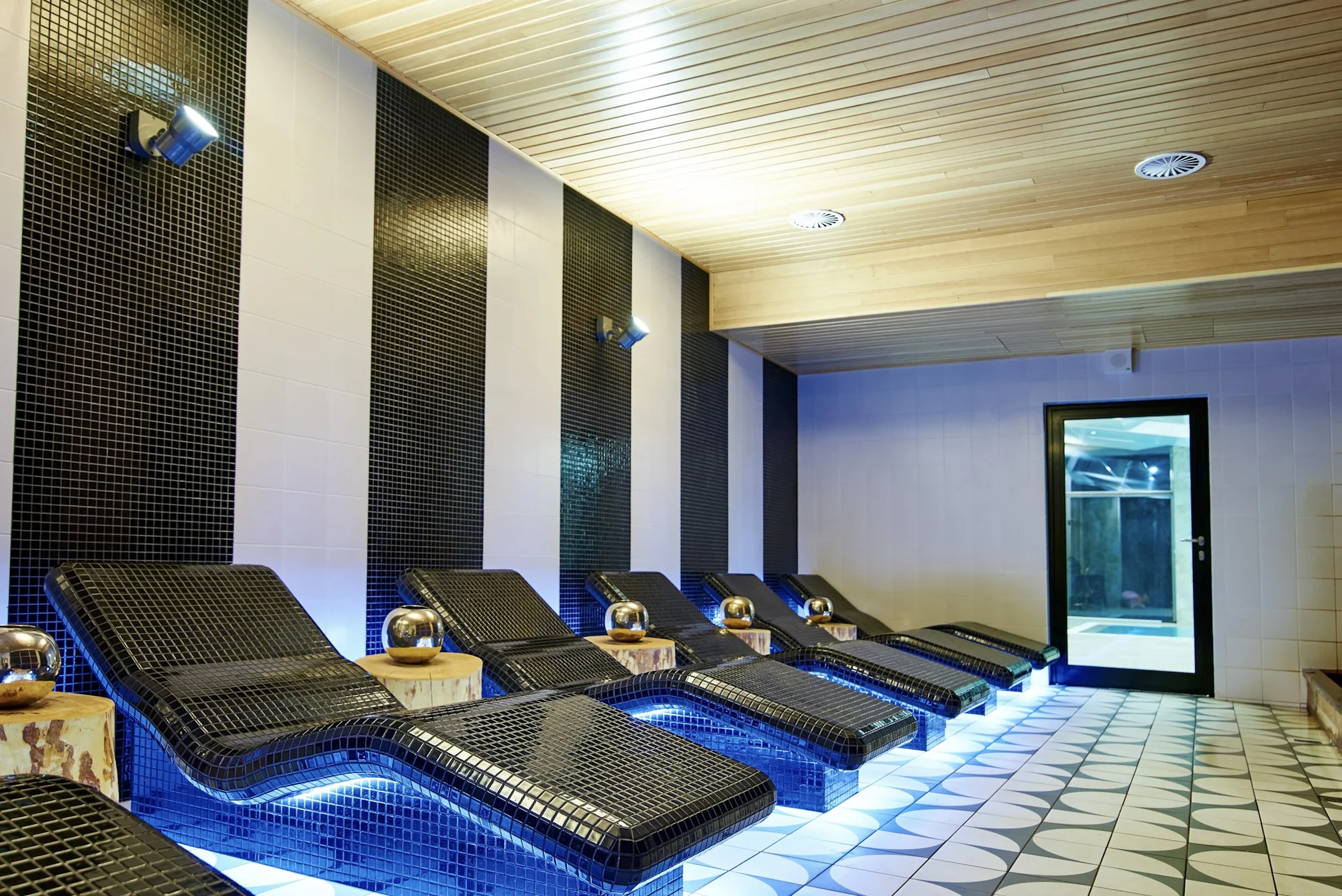 Resort u pláže v Kolobřehu: snídaně či polopenze, neomezený vstup do wellness i dětský klub