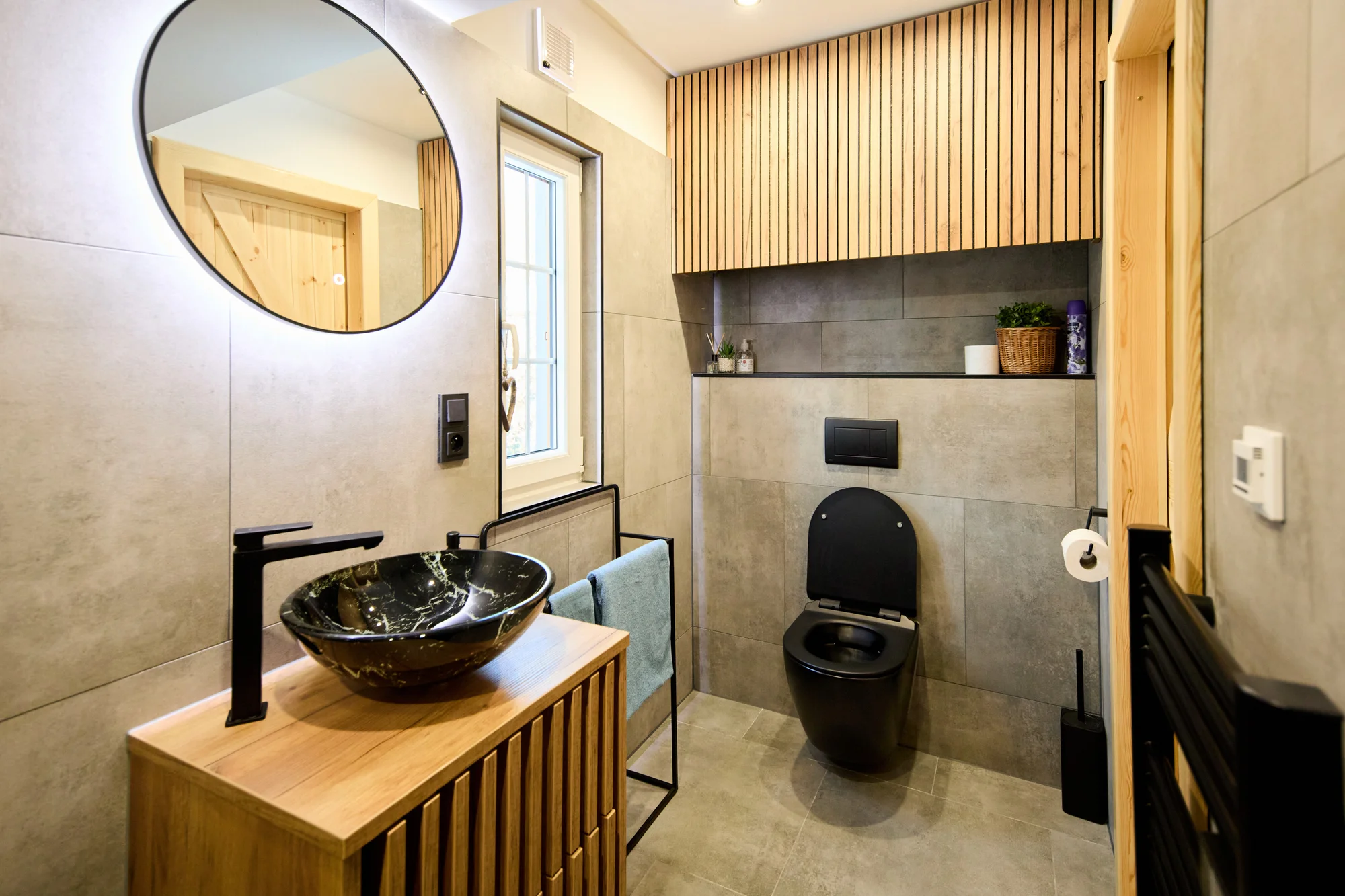 Romantika uprostřed horské přírody: moderní vybavená chata i finská sauna