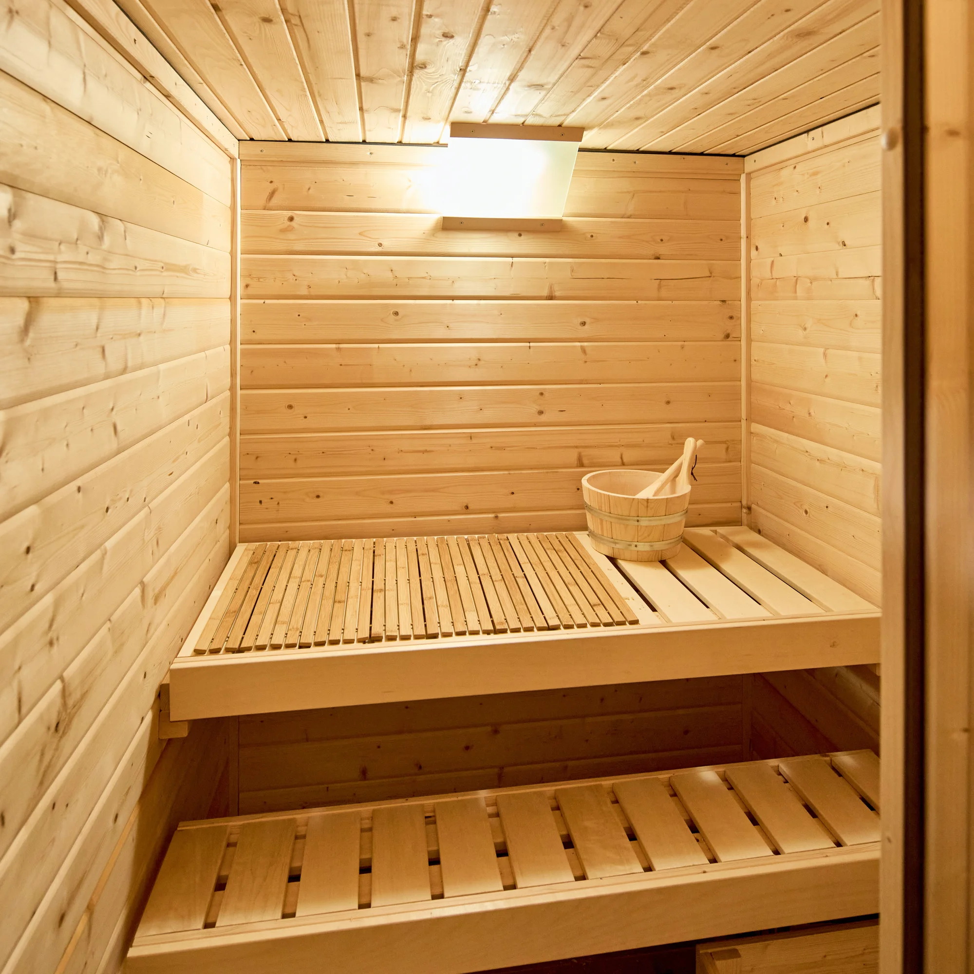 Romantika uprostřed horské přírody: moderní vybavená chata i finská sauna