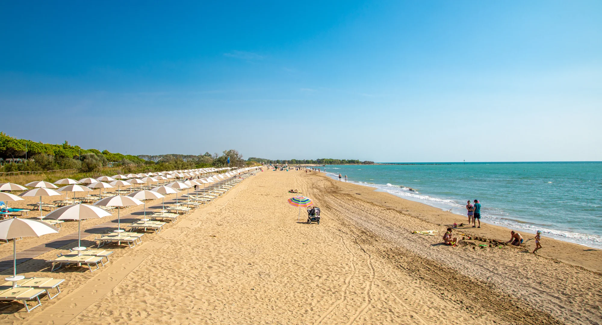 Rodinná dovolená v Lido di Jesolo, necelou hodinu od Benátek: komplex se soukromou pláží