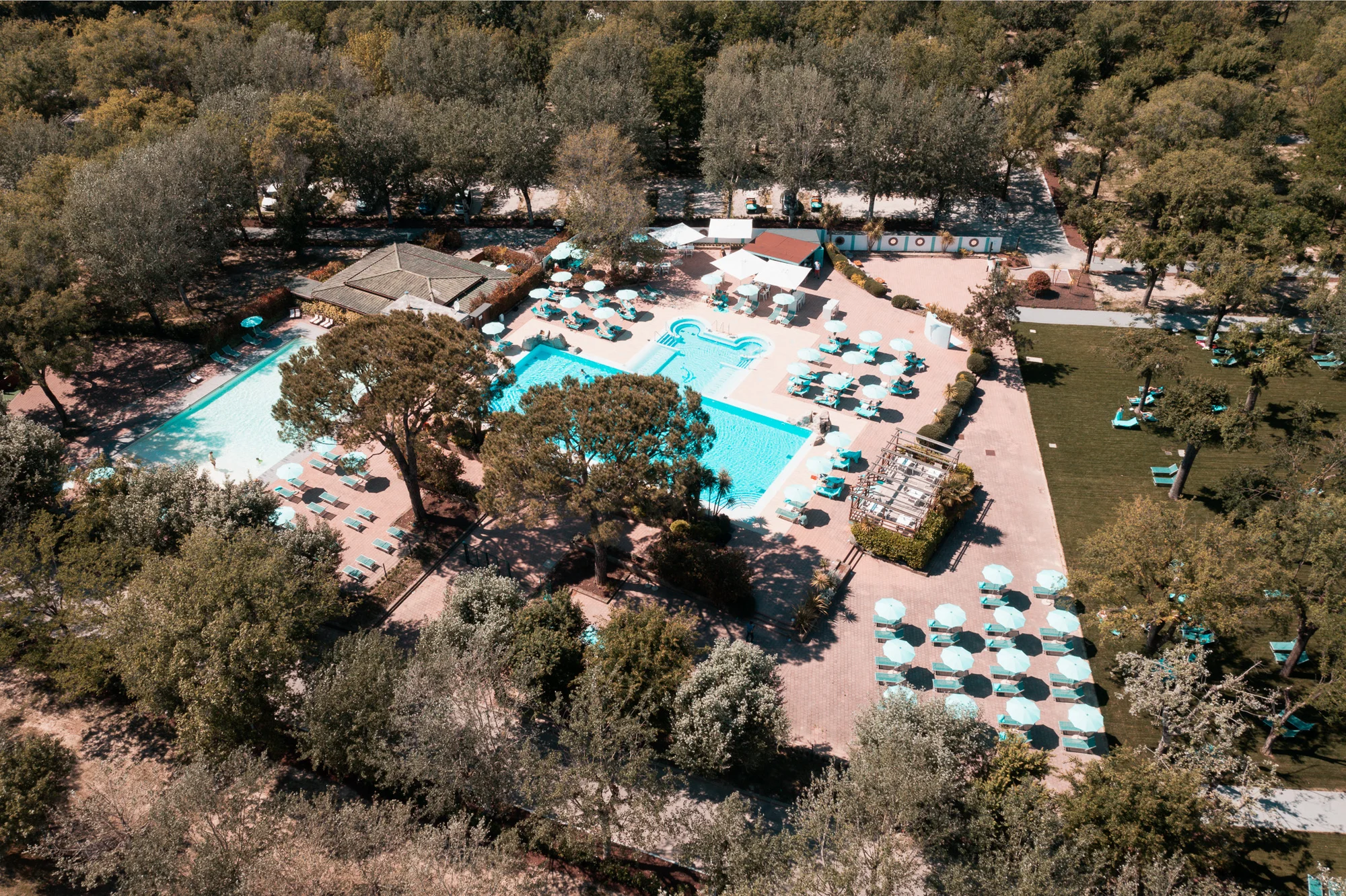 Rodinný resort u Jadranu: bez stravy nebo až plná penze, bazén a písečná pláž