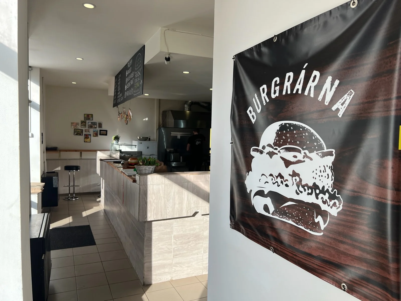 Dobrota pro 1 nebo 2 osoby: miniburger výběrem z 5 druhů i vč. hranolků