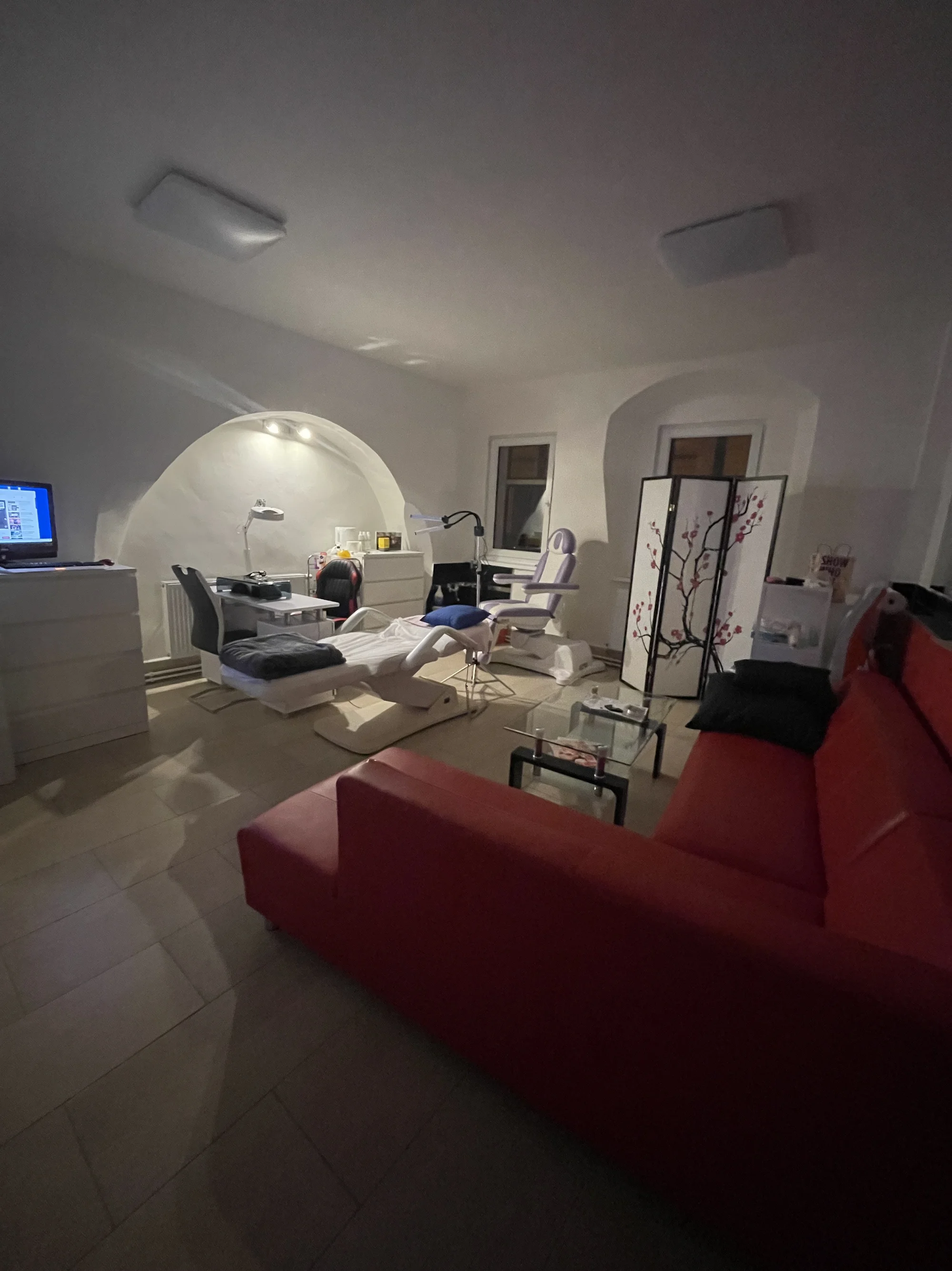 Objemové prodloužení řas metodou 3D až 5D i UV lampa pro trvanlivost a pevnost umělých řas