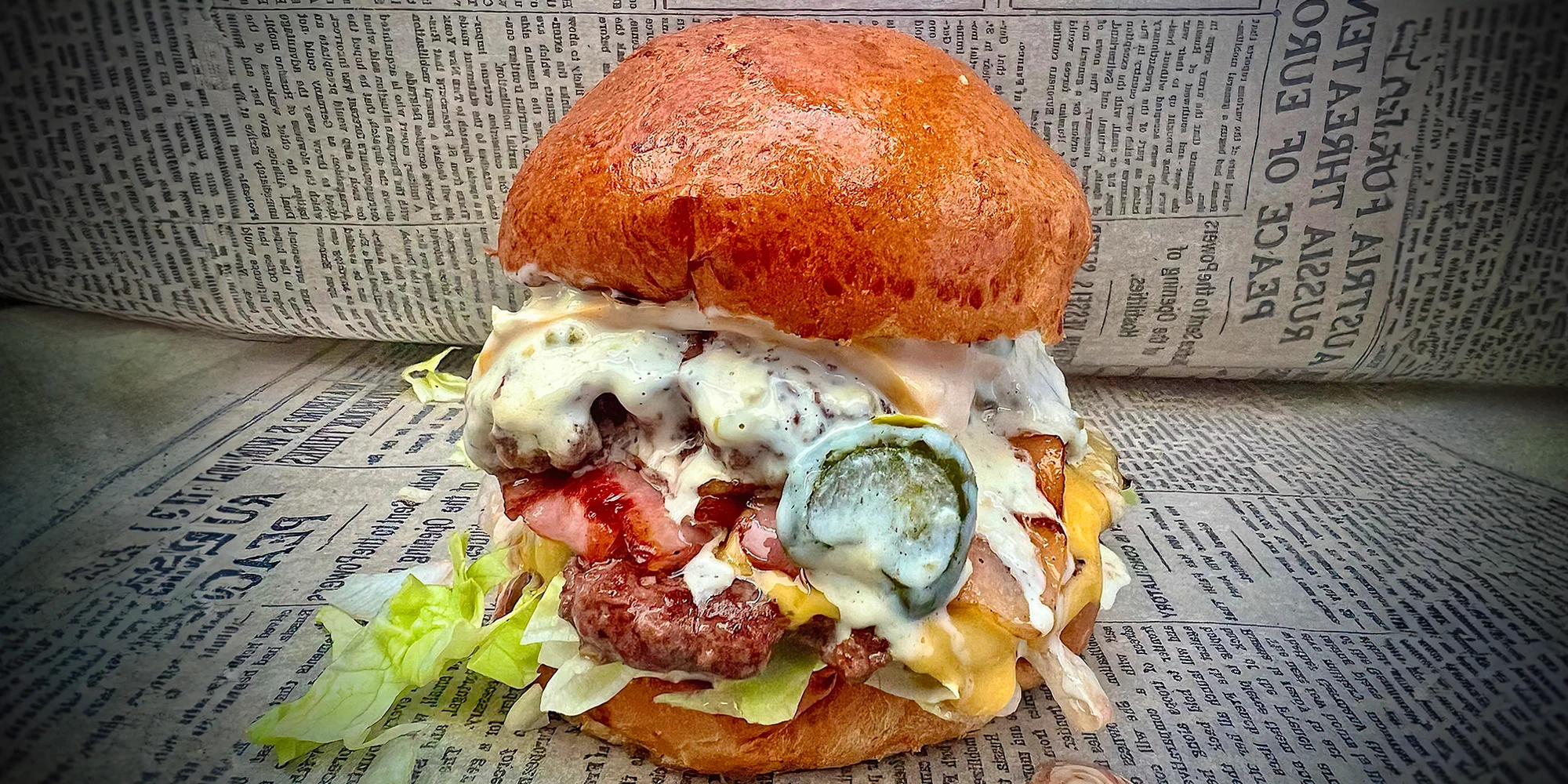 Burgery, smažák nebo loaded fries s masem: pro 1 nebo až 4 lidi, a to včetně drinků