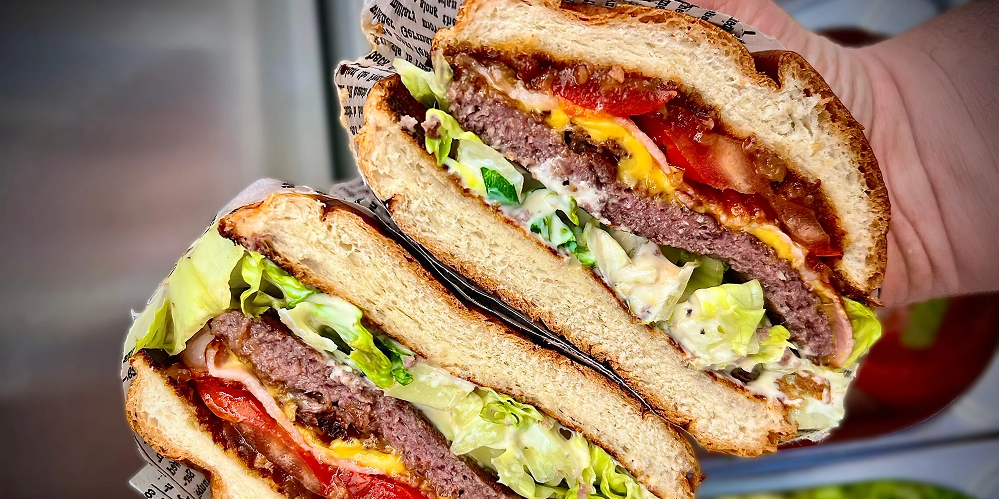 Burgery, smažák nebo loaded fries s masem: pro 1 nebo až 4 lidi, a to včetně drinků