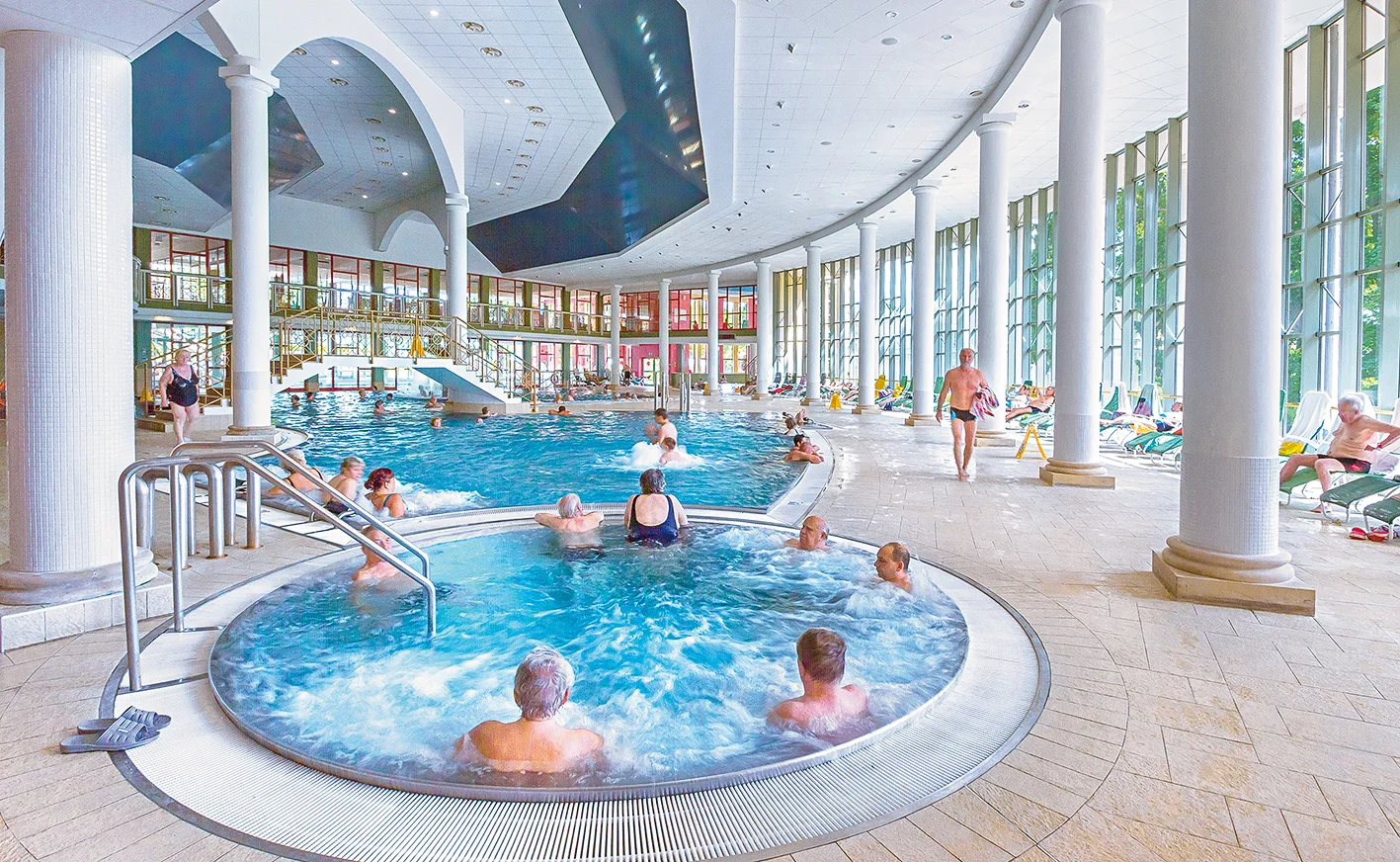 Františkovy Lázně se snídaní i masáží a neomezeným vstupem do aquaparku Aquaforum: bazény a vířivka