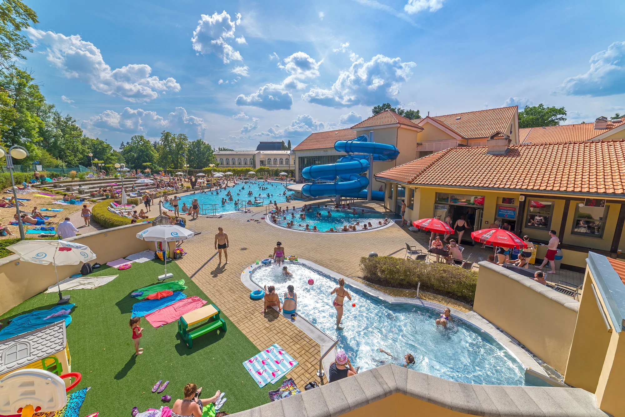 Františkovy Lázně se snídaní i masáží a neomezeným vstupem do aquaparku Aquaforum: bazény a vířivka