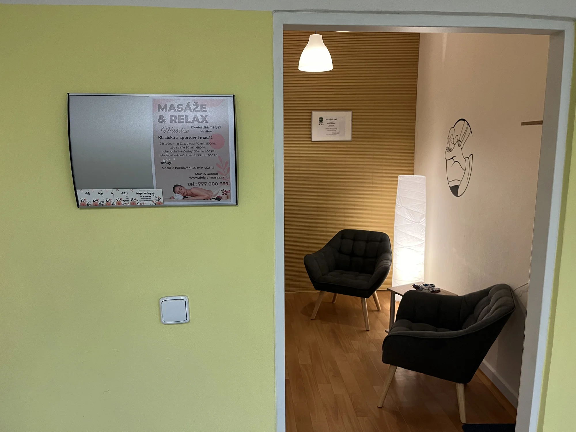 Relaxační masáž zad nebo i šíje: jednotlivé procedury i permanentky