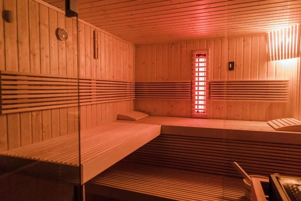 Romantický hotel na okraji Prahy: pobyt se snídaní či polopenzí, možnost privátní sauny a vířivky
